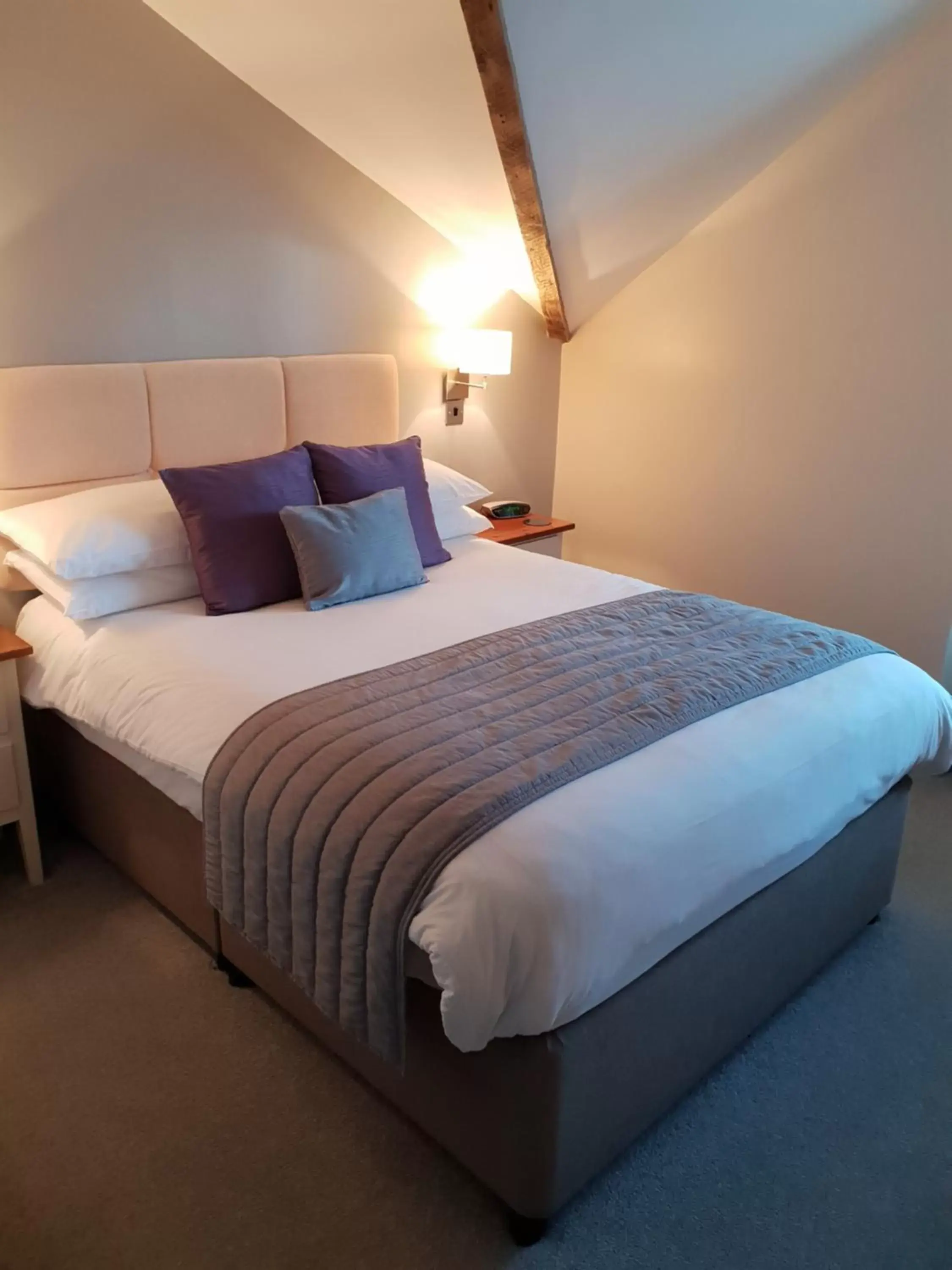 Deluxe Double Room in Compston House B & B Deluxe Double Room in Compston House B & B