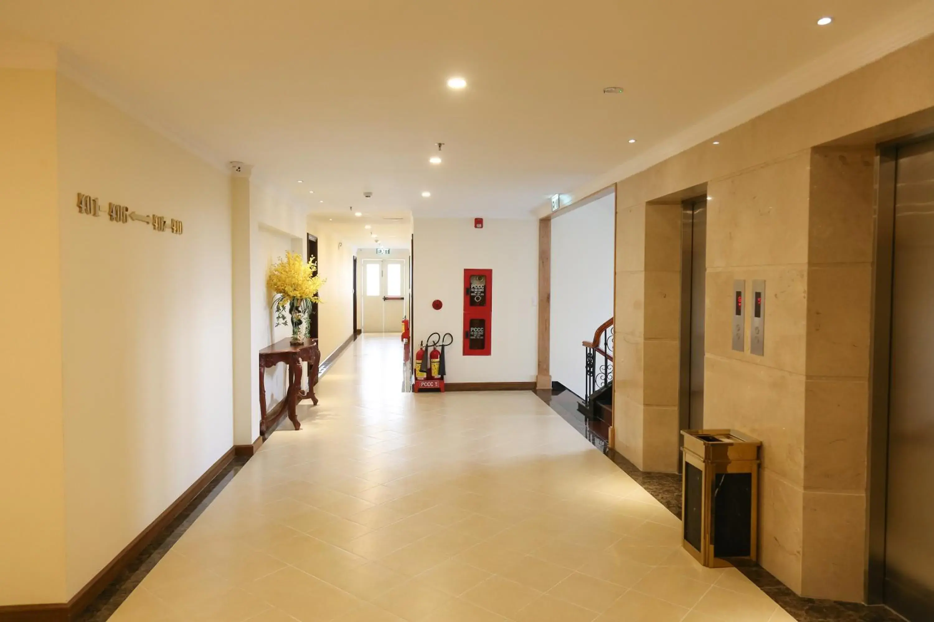 elevator, Lobby/Reception in Iris Dalat Hotel