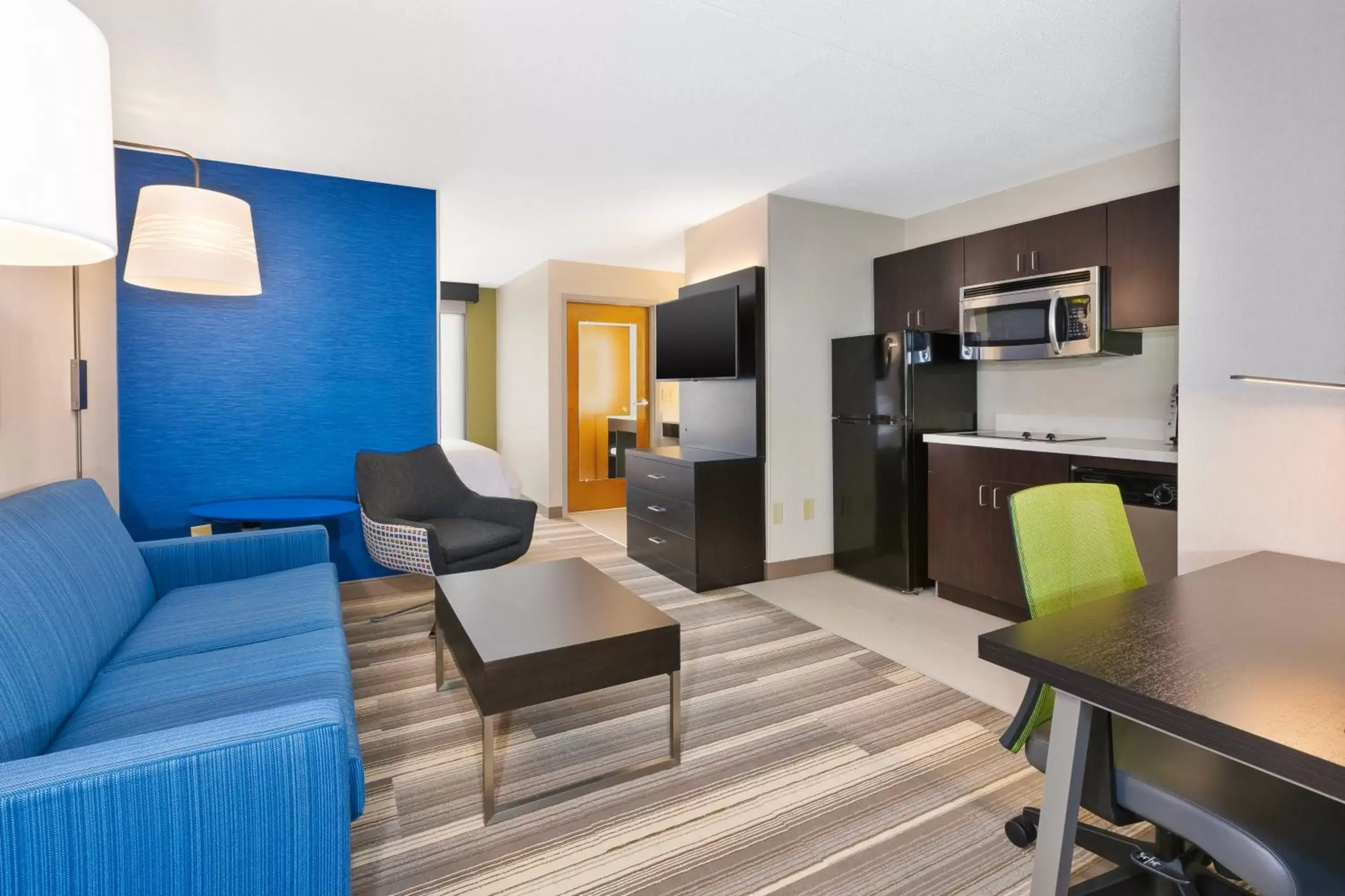 Photo of the whole room, Seating Area in Holiday Inn Express Blacksburg, an IHG Hotel