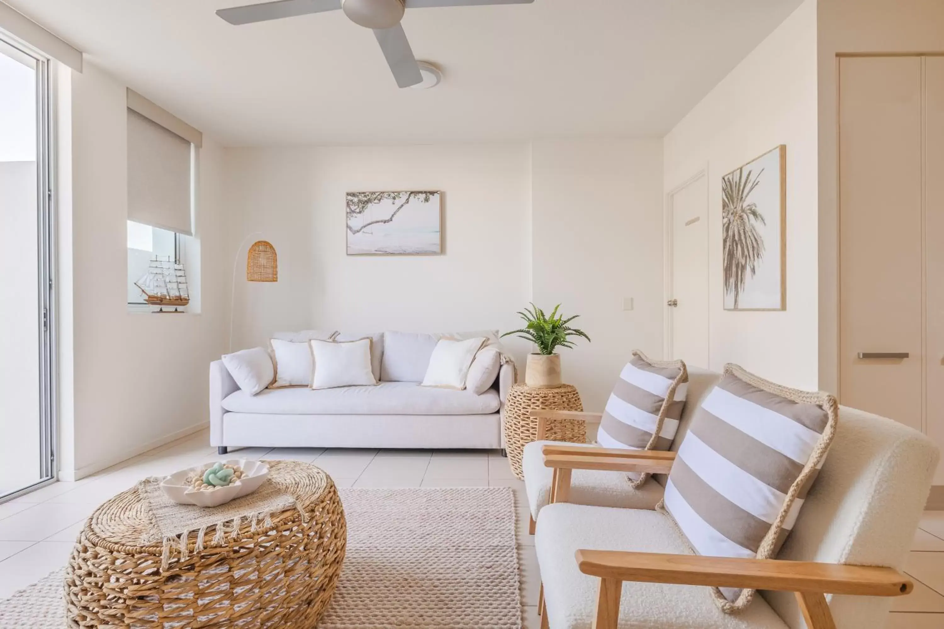 Living room, Seating Area in Aspect Caloundra