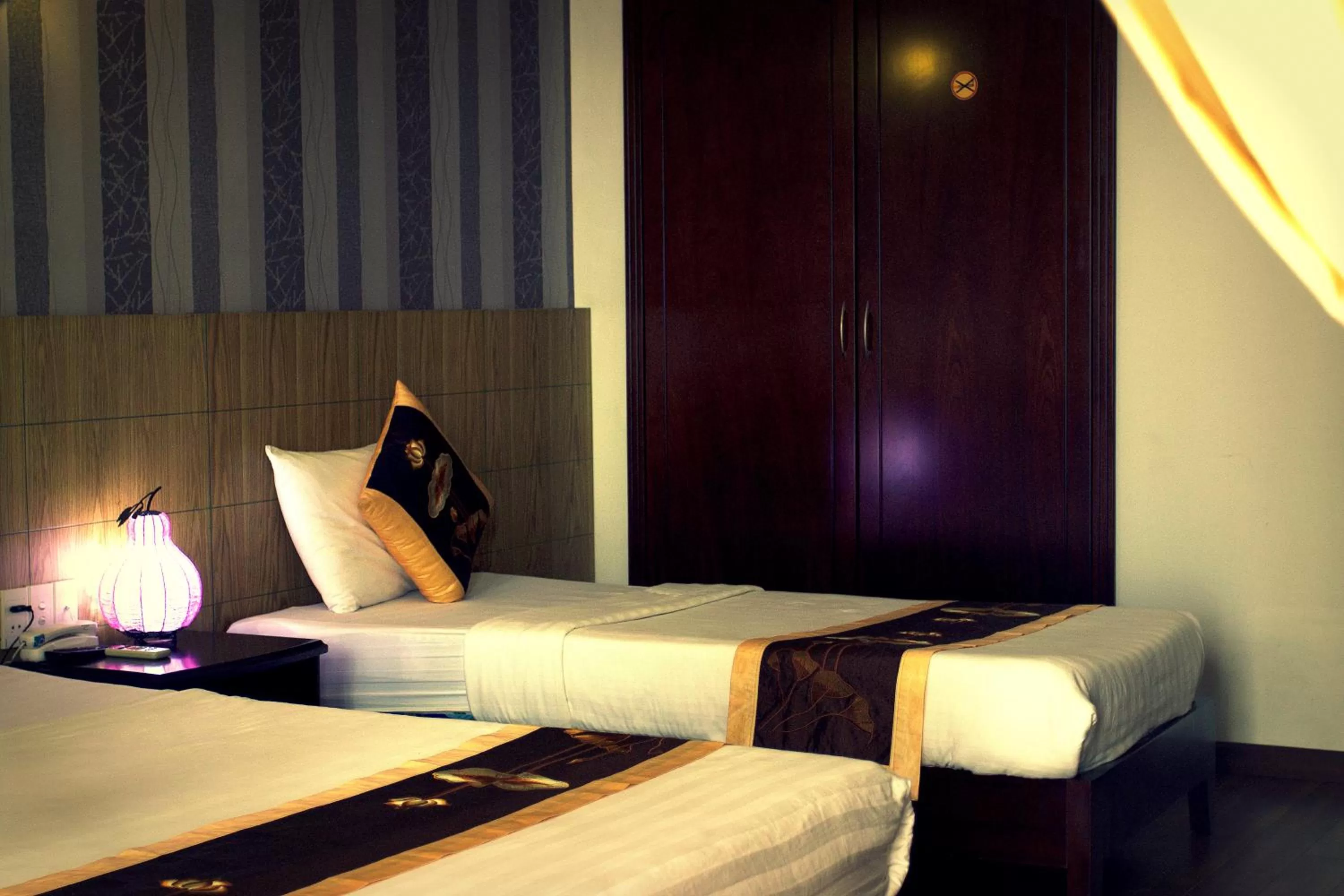 Bedroom, Bed in Saigon Amigo Hotel