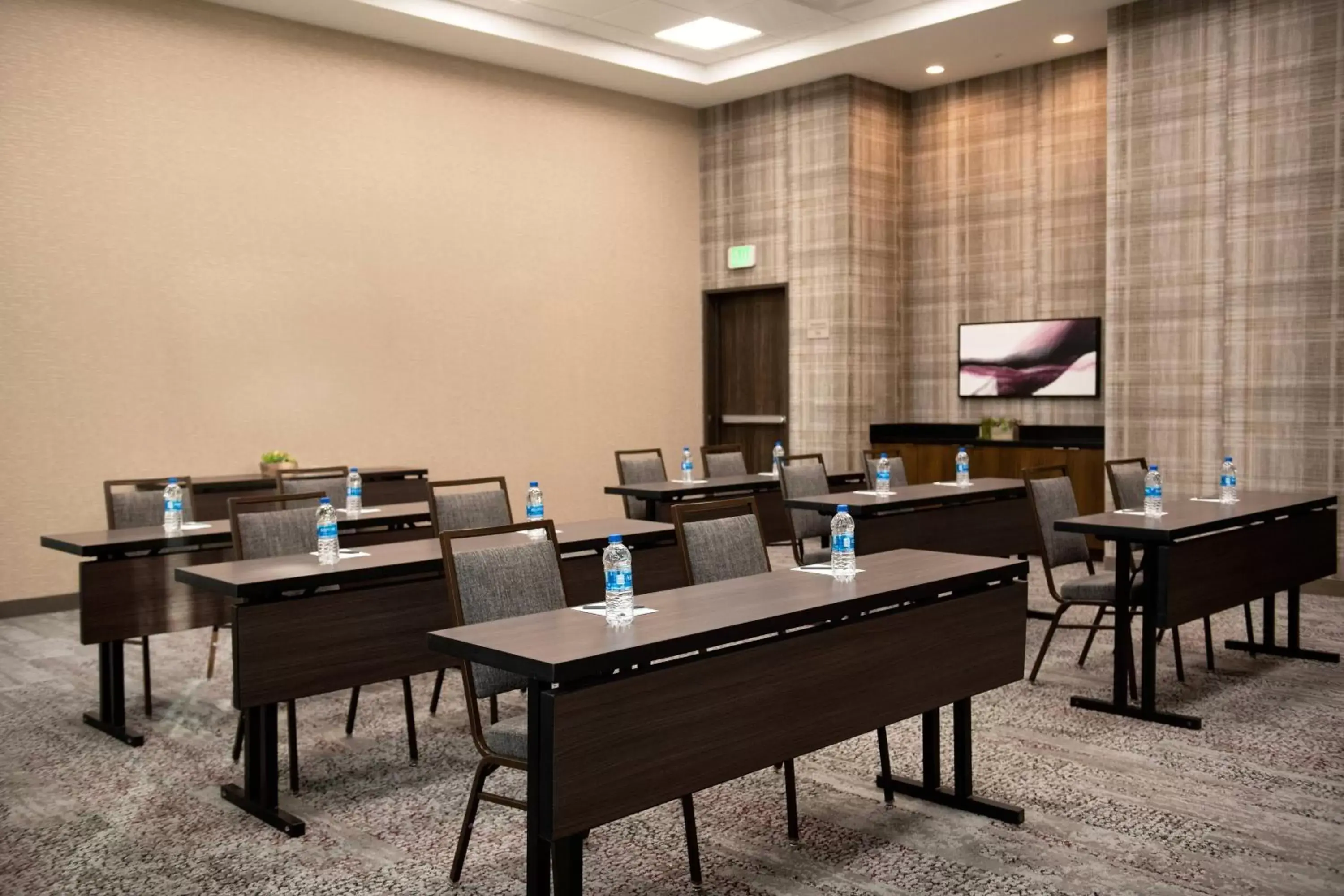 Meeting/conference room, Restaurant/Places to Eat in Courtyard by Marriott Mesa at Wrigleyville West