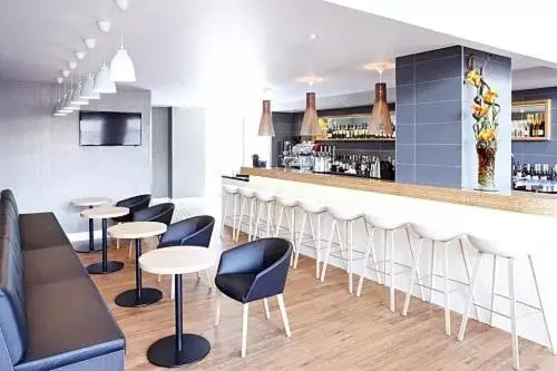 Lounge/Bar in Novotel London Wembley