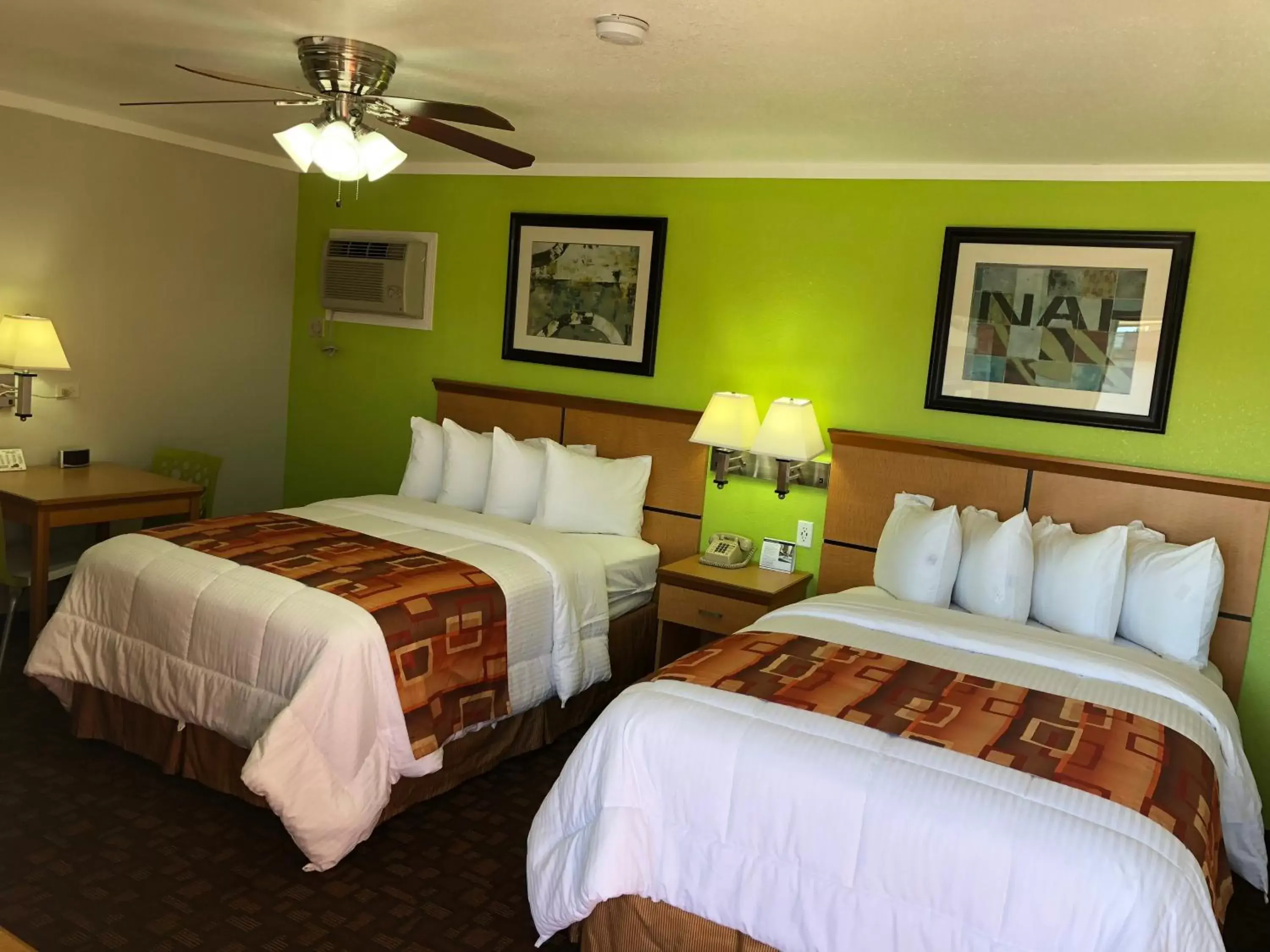 Photo of the whole room, Bed in Copa Motel