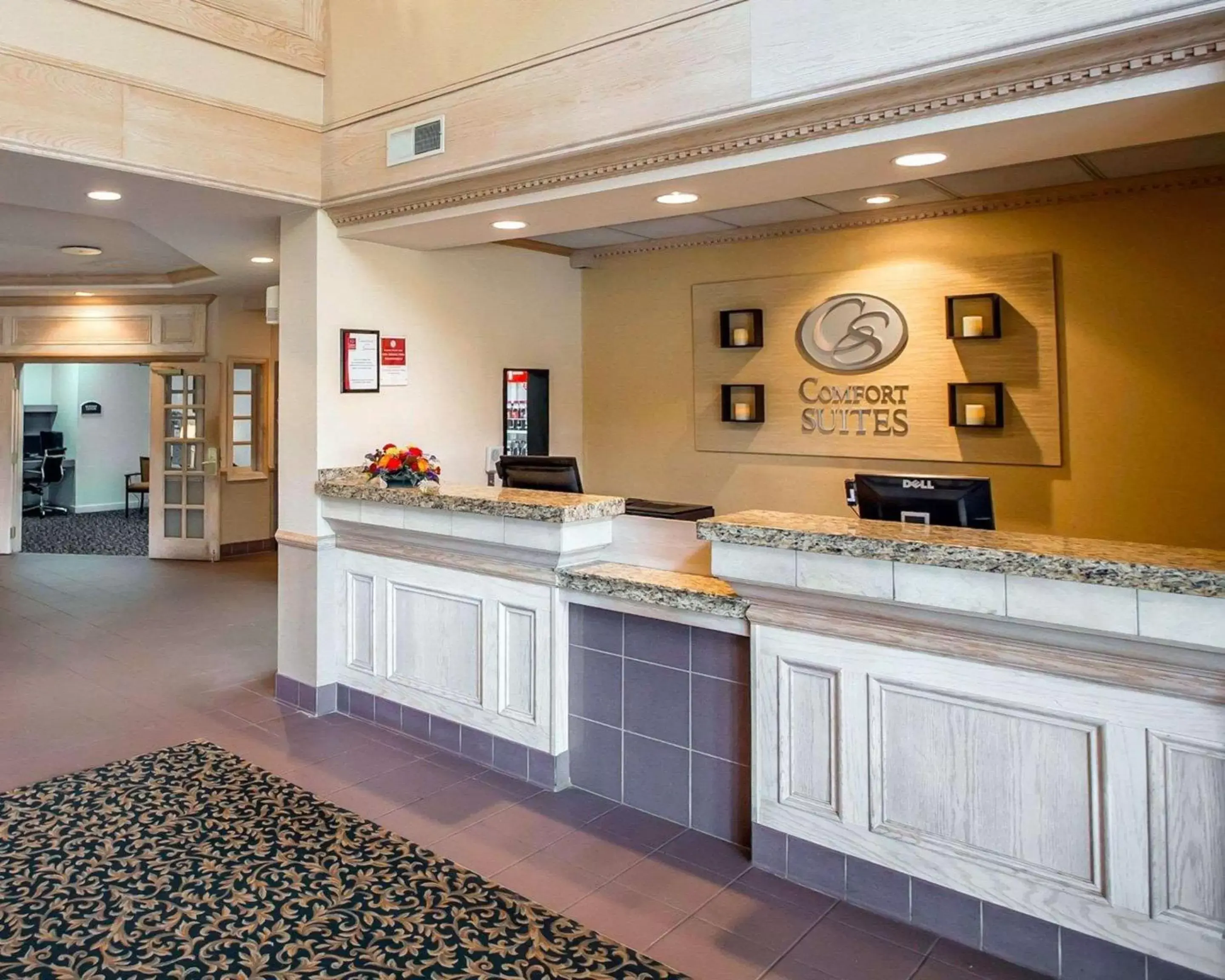 Lobby or reception in Comfort Suites University Area Notre Dame-South Bend Lobby or reception in Comfort Suites University Area Notre Dame-South Bend