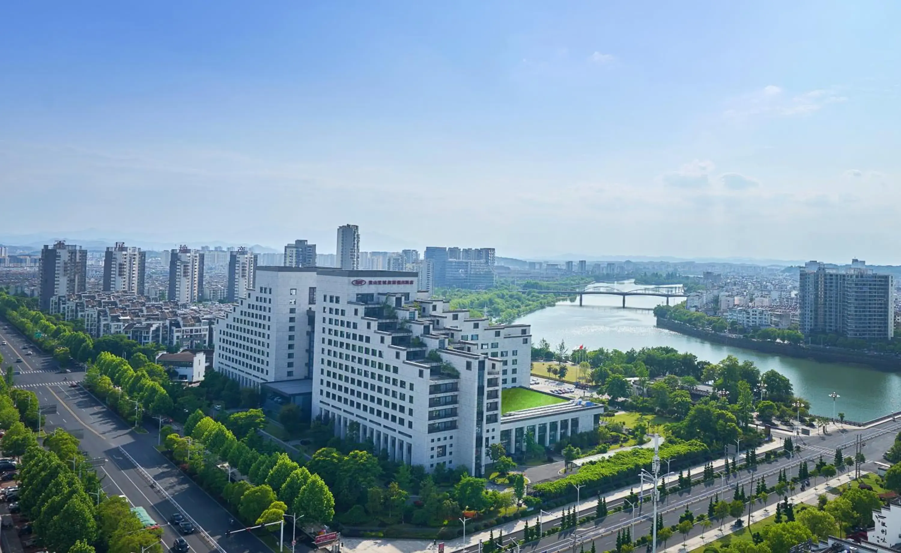 Property building in Crowne Plaza Huangshan Yucheng, an IHG Hotel