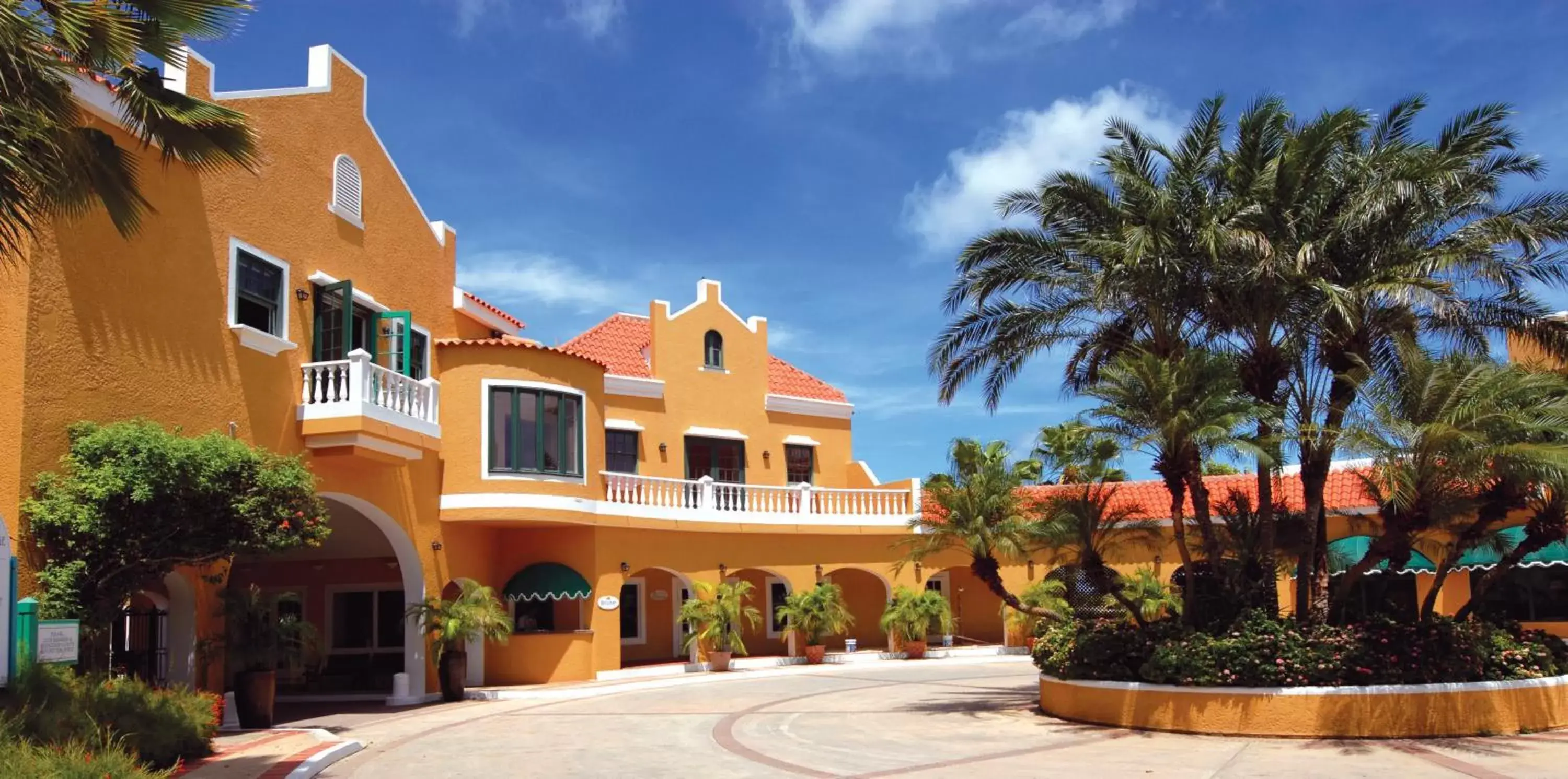 Facade/entrance, Garden in Harbour Village Beach Club