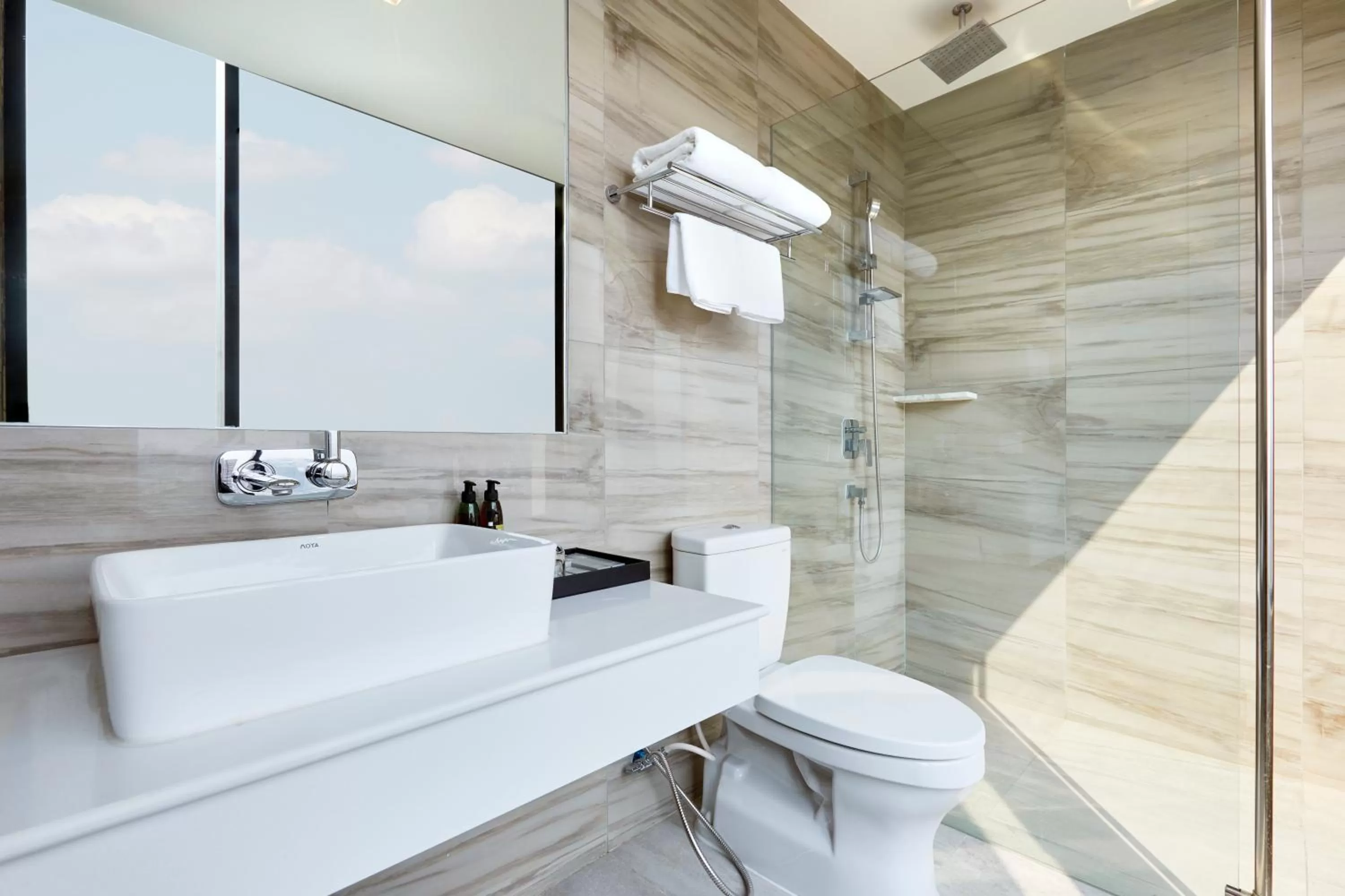 Bathroom in The Quarter Ari by UHG