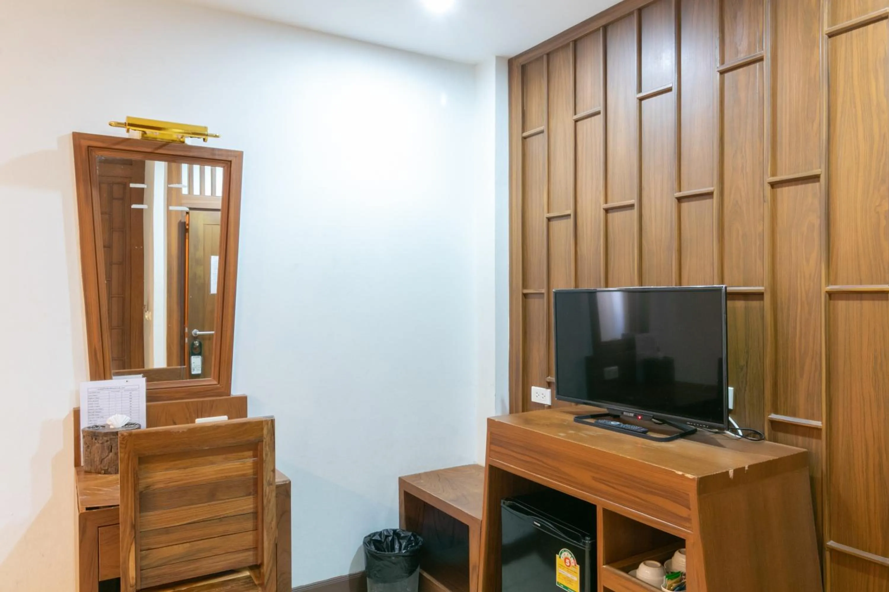 TV and multimedia in Lotus Hotel Patong