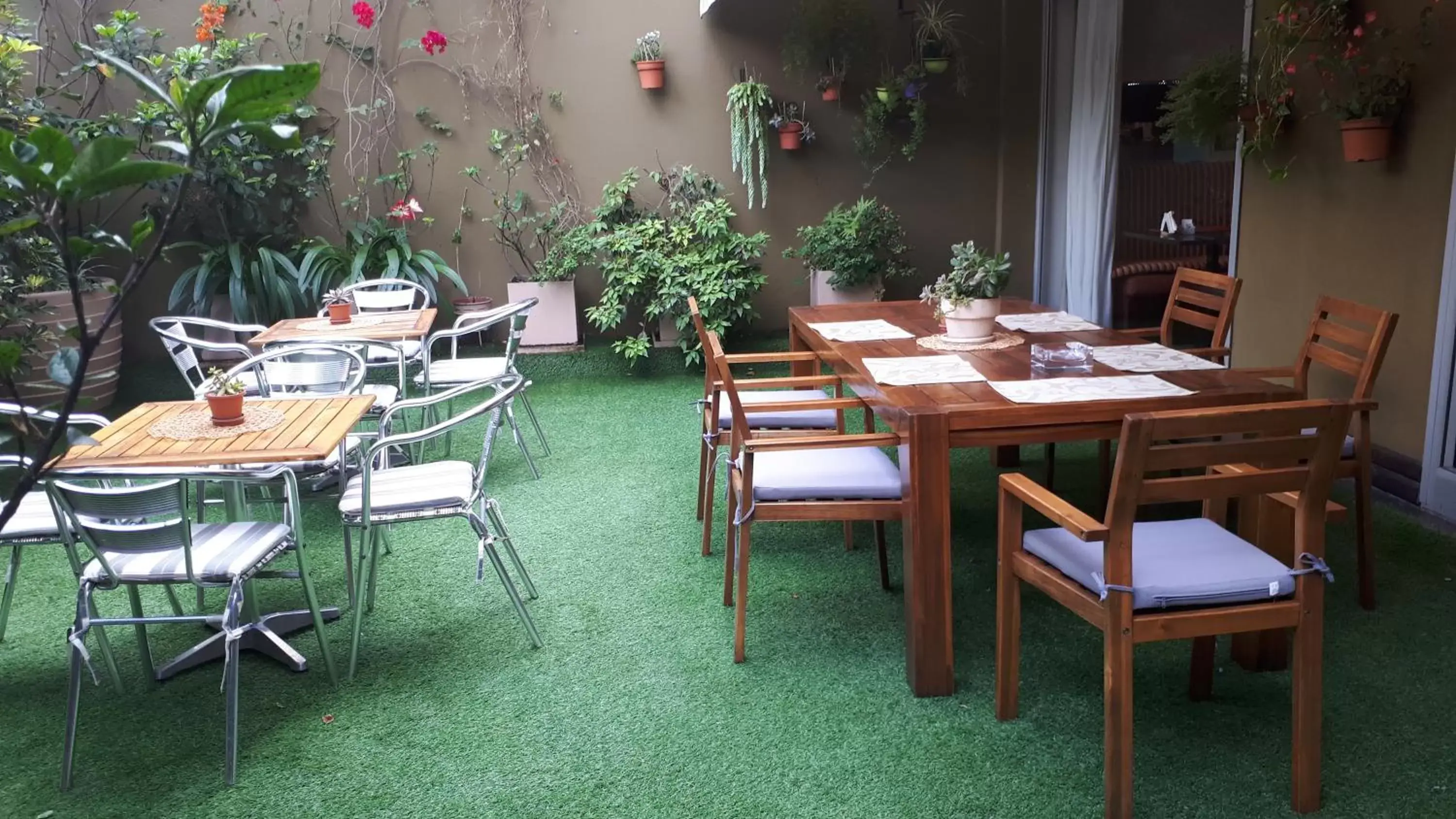 Patio, Restaurant/Places to Eat in 474 Buenos Aires Hotel