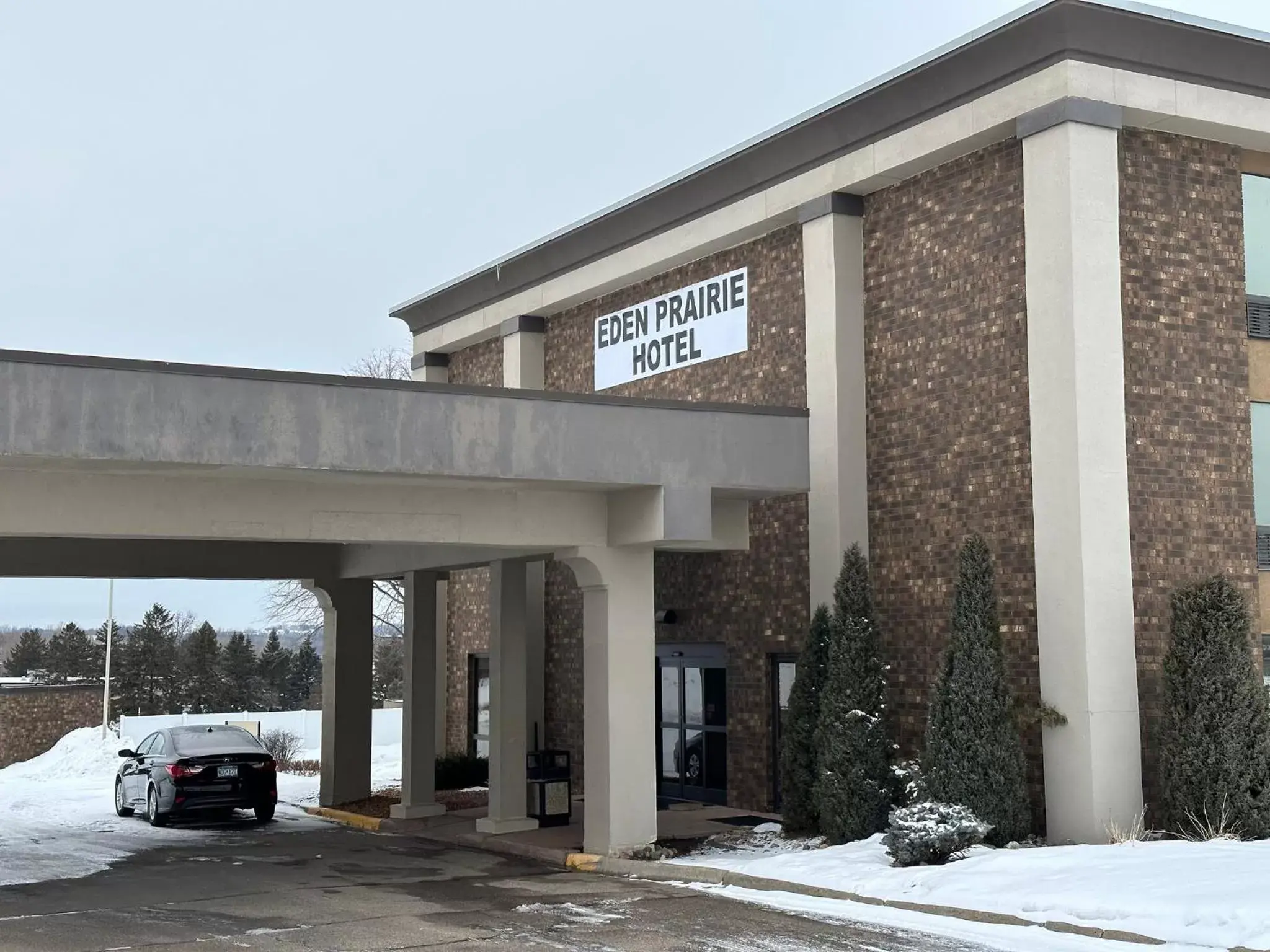 Property Building in Eden Prairie Hotel