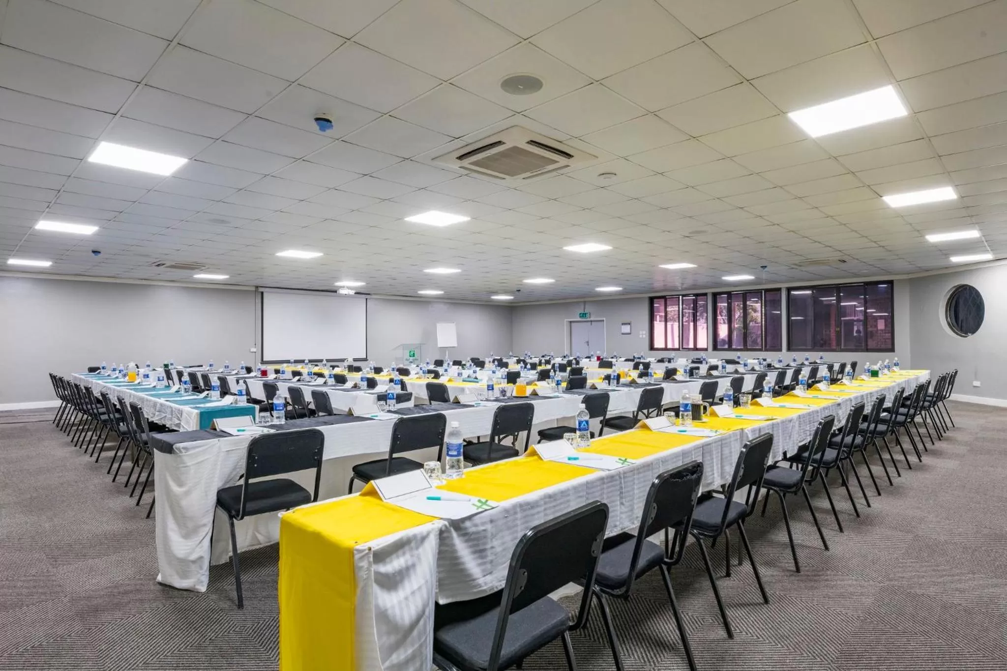 Meeting/conference room in Holiday Inn - Mutare by IHG