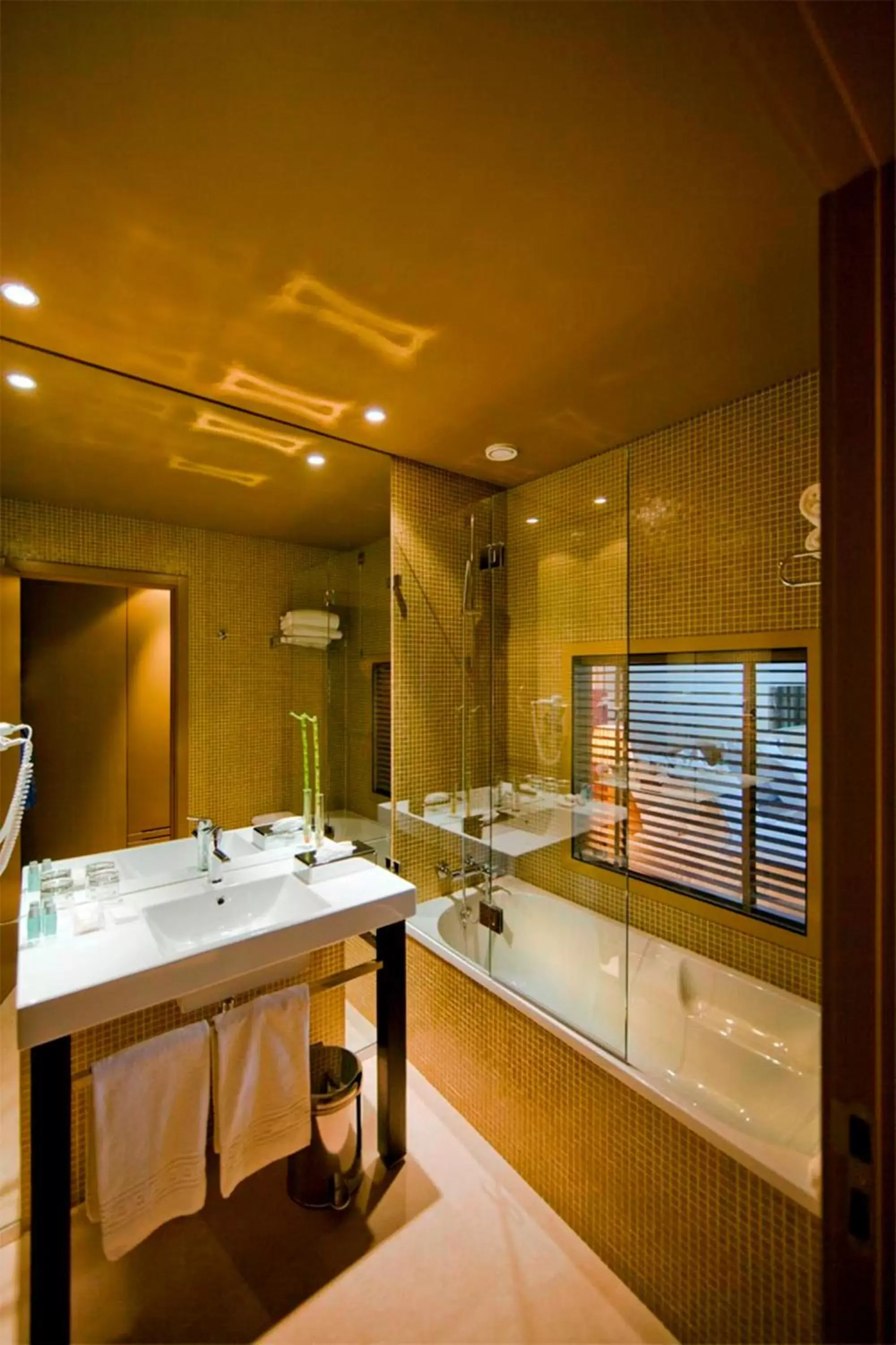 Bathroom in Pestana Palacio do Freixo, Pousada & National Monument - The Leading Hotels of the World