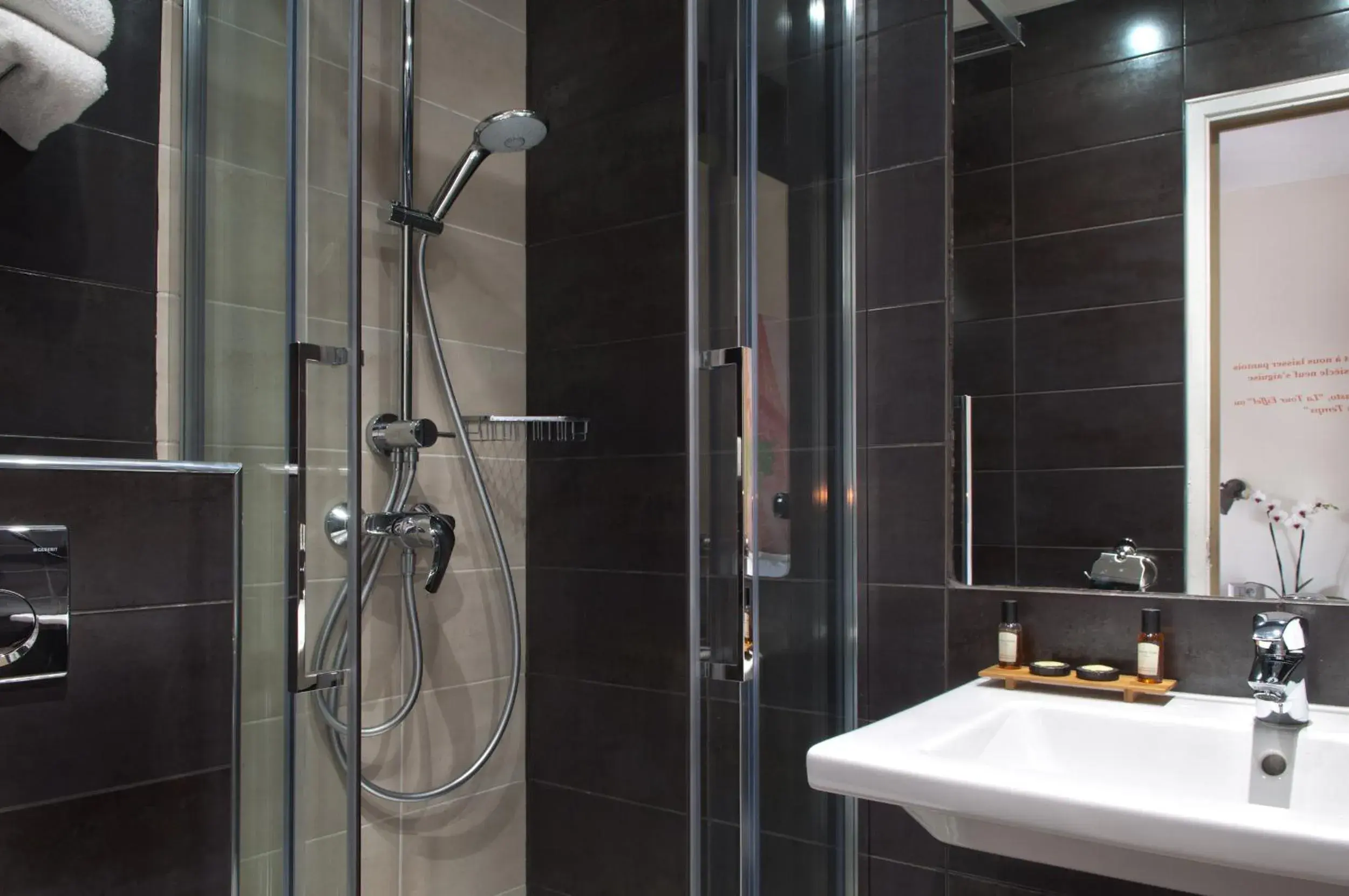 Shower, Bathroom in Hotel Alpha Paris Tour Eiffel