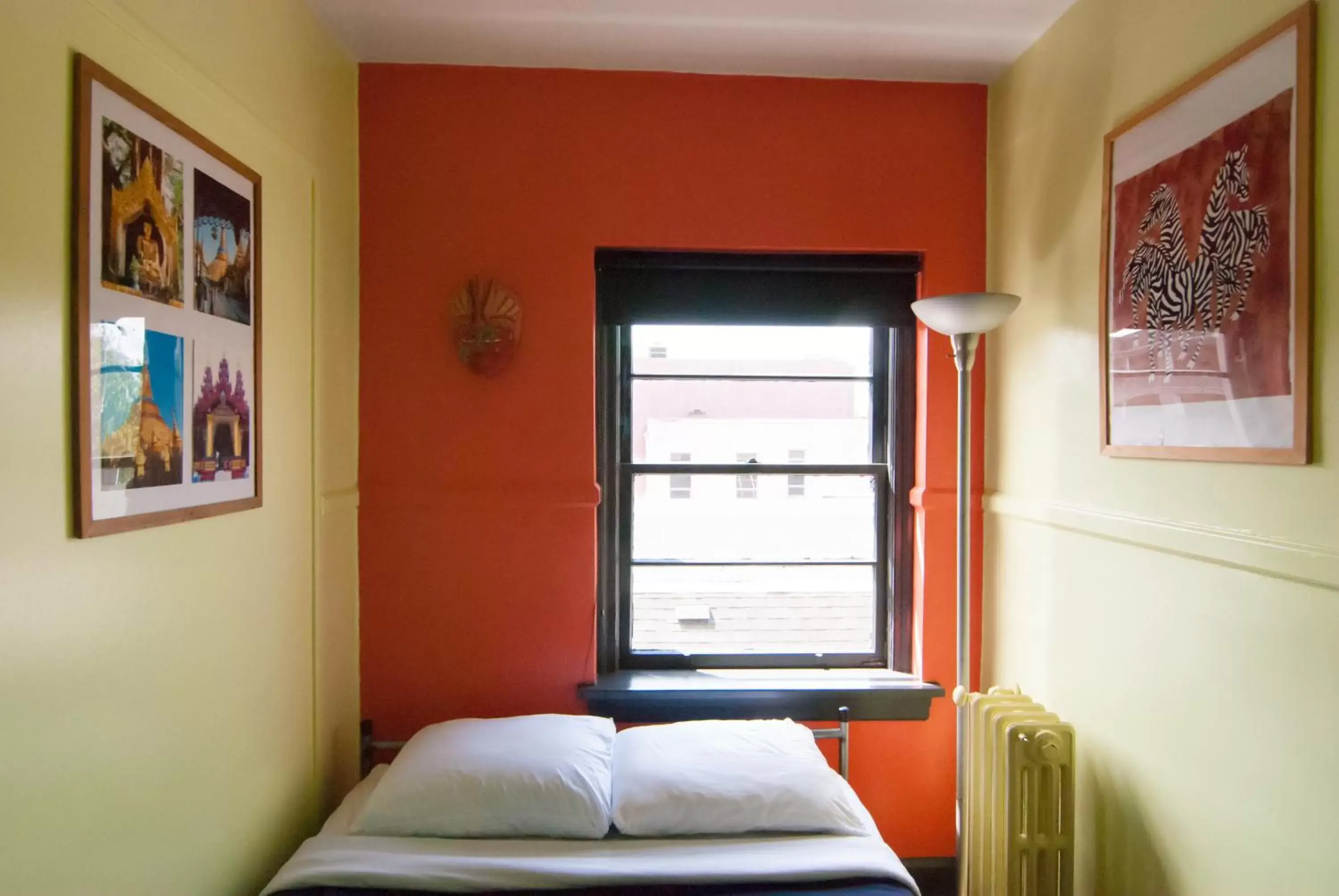 Small Double Room with Sink (Shared Bathroom)  - single occupancy in Ocean Island Inn | Backpackers | Suites