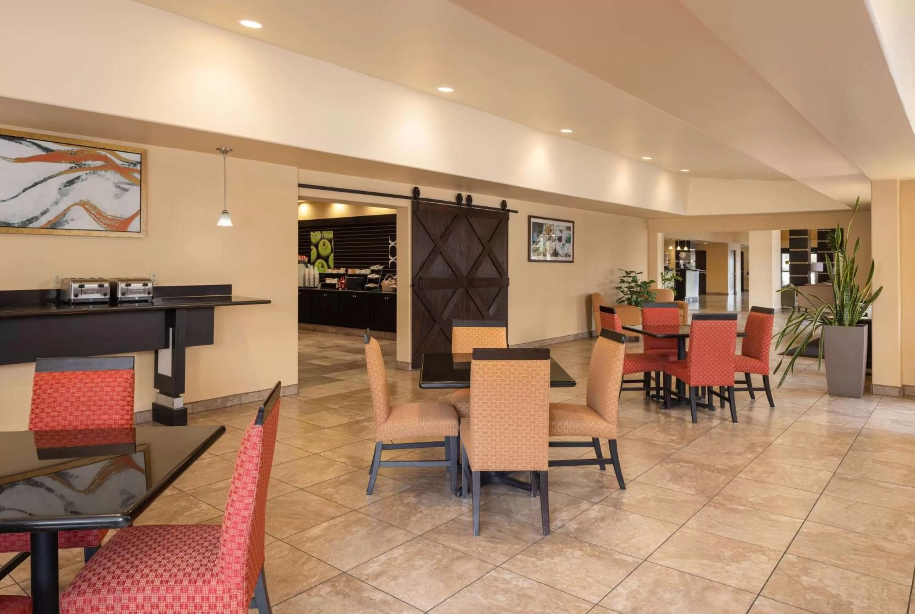 Breakfast in La Quinta by Wyndham Tucson - Reid Park