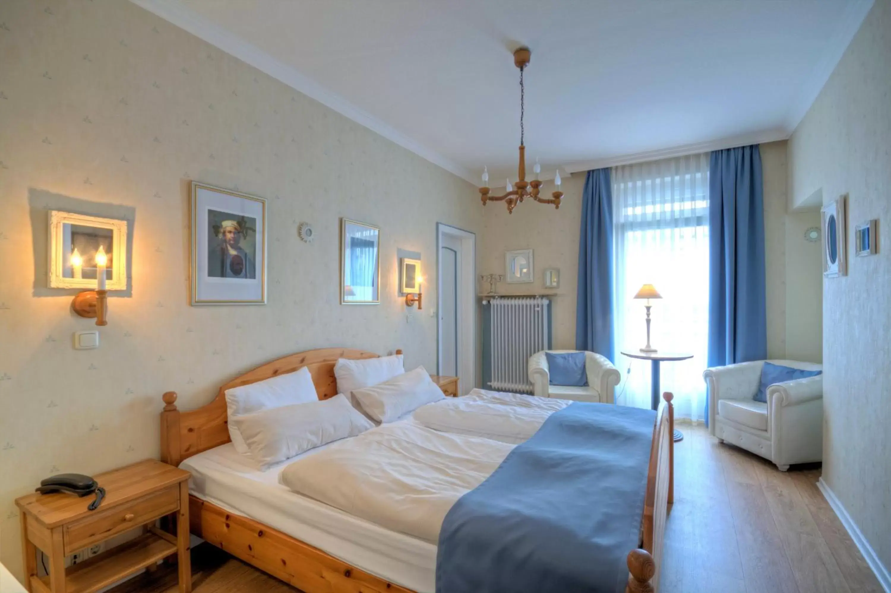 Bed in Hotel Zum Goldenen Stern