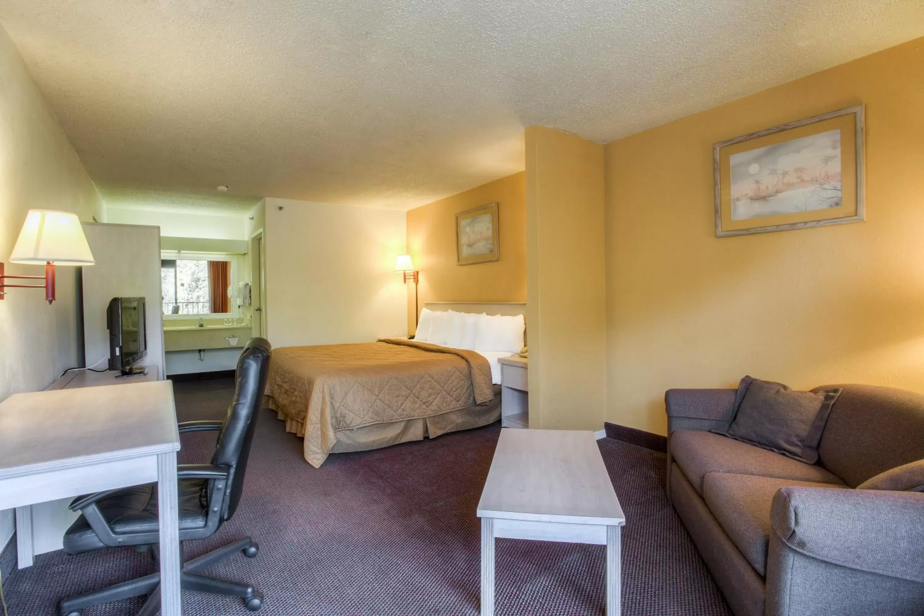 King Room - Non-Smoking in Quality Inn & Suites St Augustine Beach
