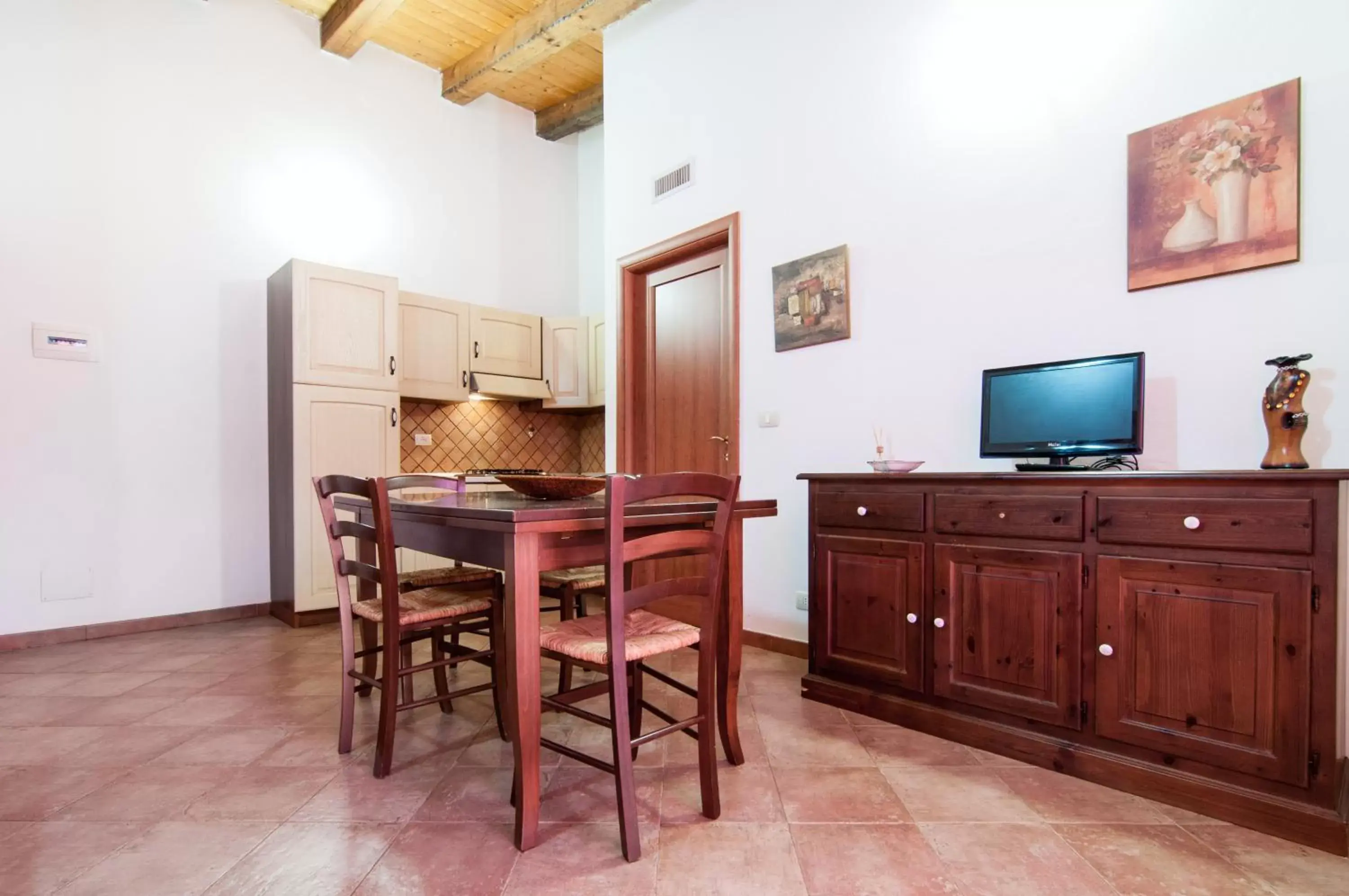 Kitchen or kitchenette, TV/Entertainment Center in Le Case Al Quadrato