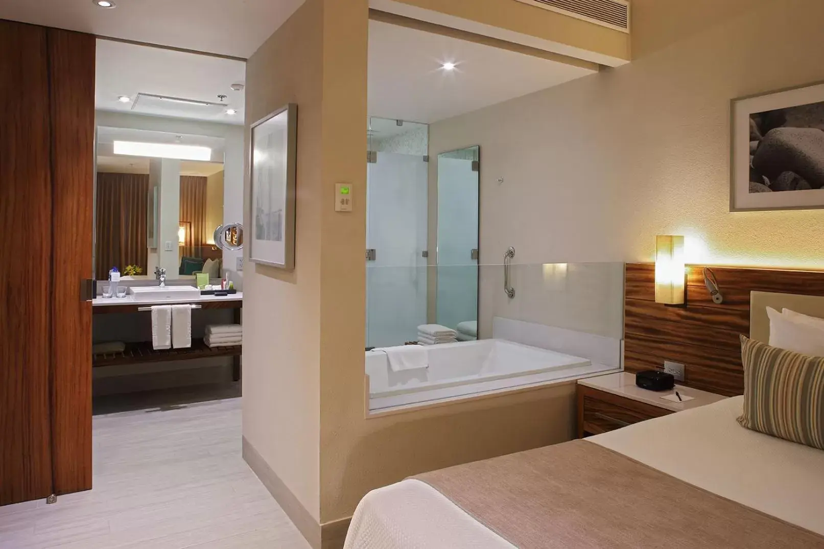 Bed, Bathroom in Emporio Cancun - Optional All Inclusive