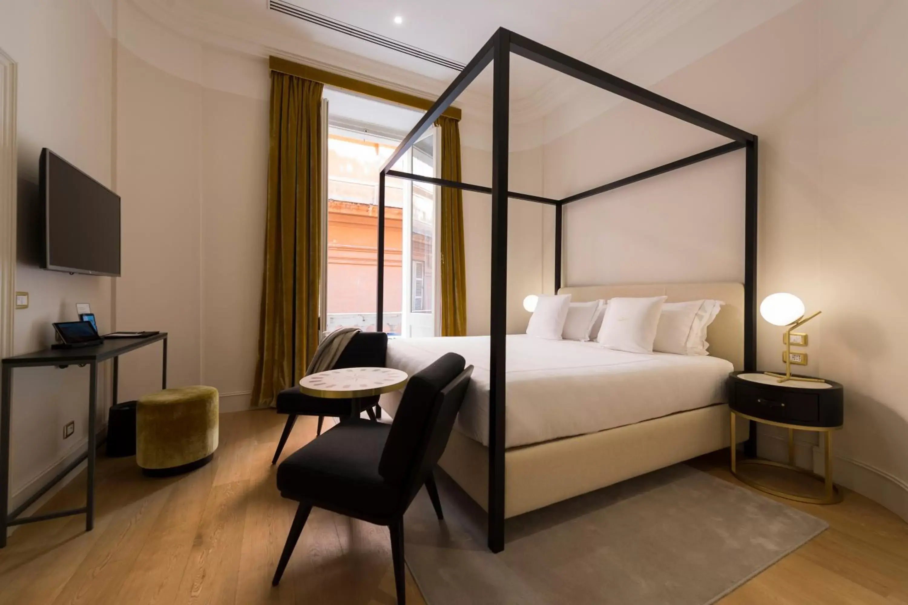 Bed in Elizabeth Unique Hotel | a Member of Design Hotels™