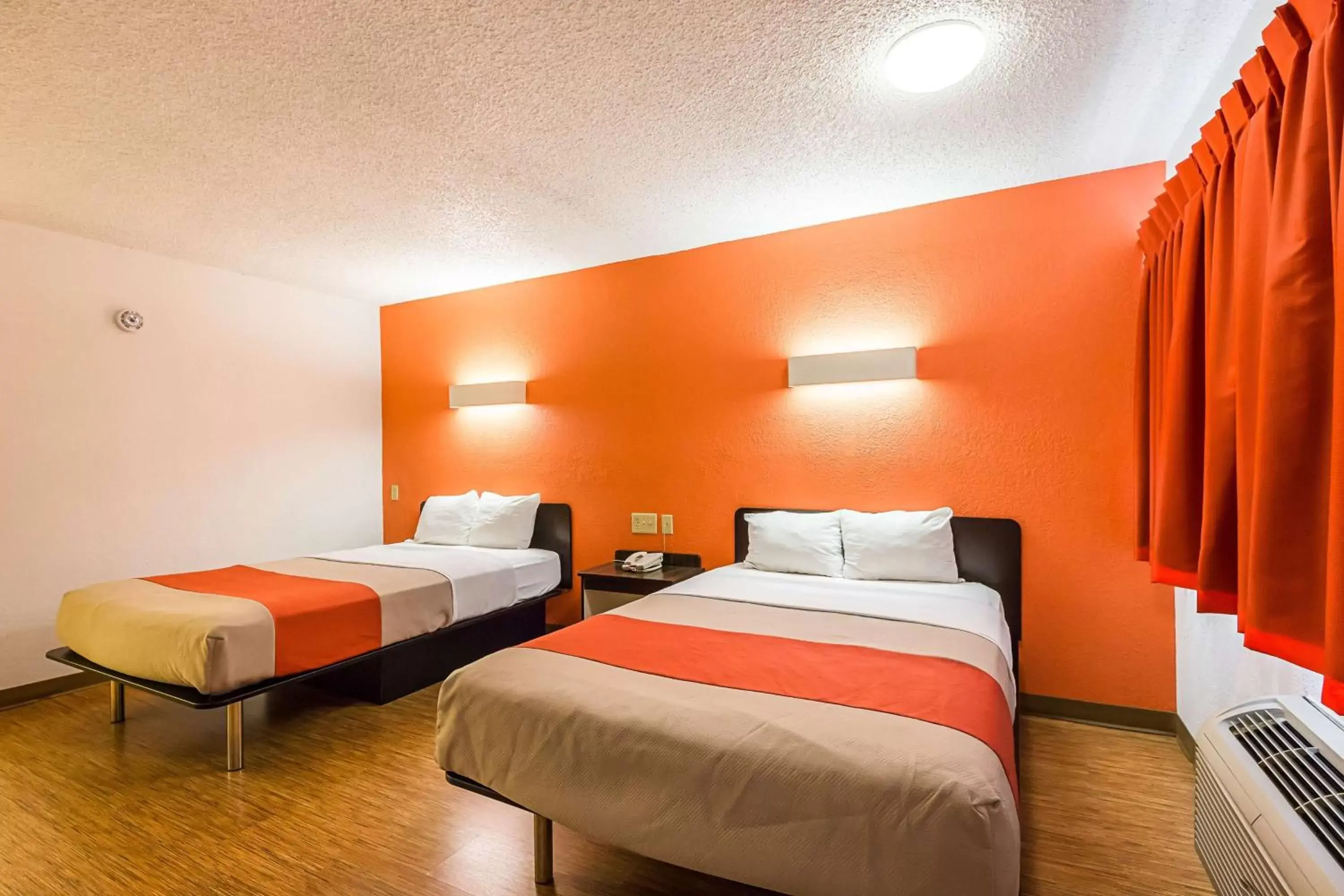 Photo of the whole room, Room Photo in Motel 6-Boerne, TX