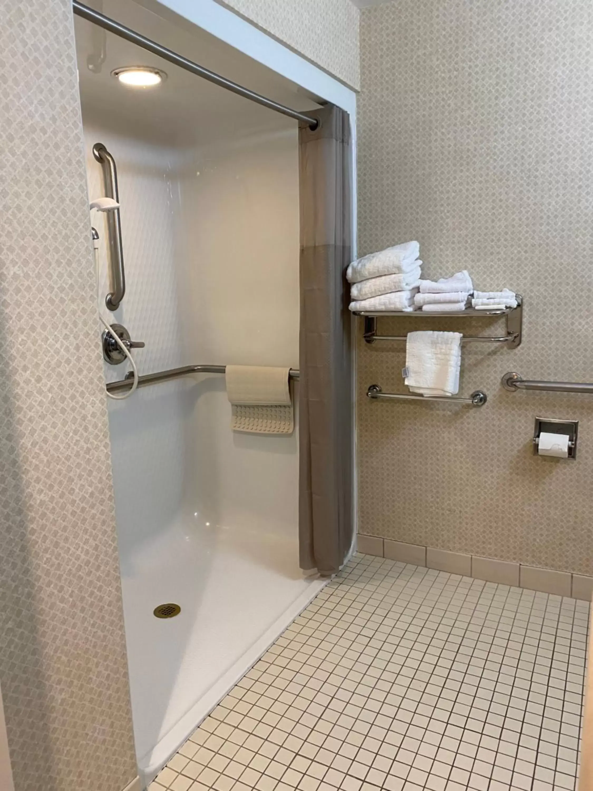 Shower, Bathroom in Best Western Bar Harbour Inn
