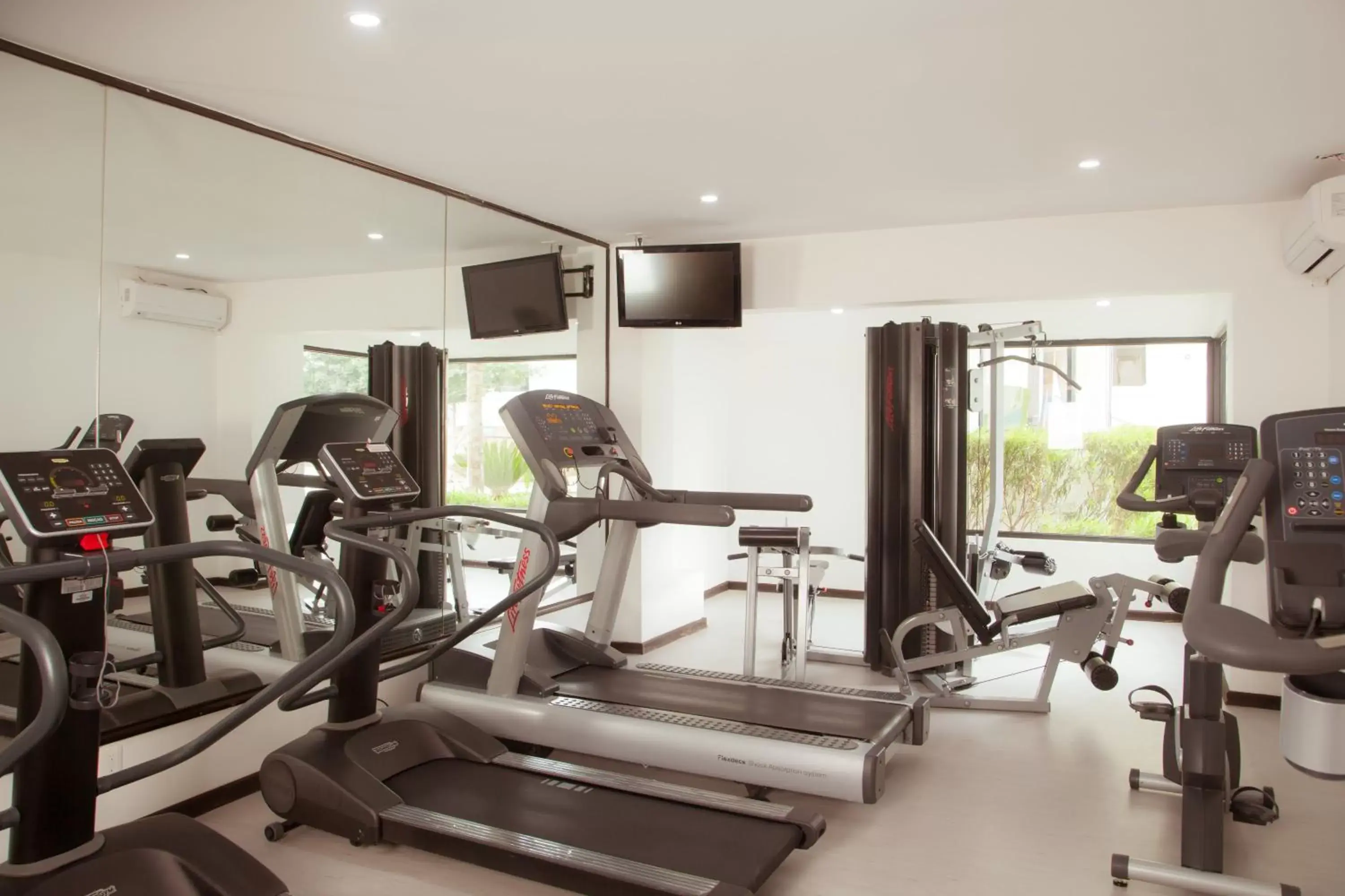 Fitness centre/facilities, Fitness Center/Facilities in Fiesta Inn Monclova