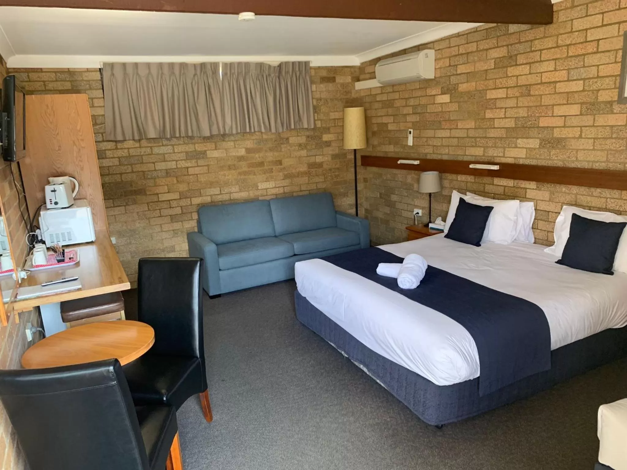 Bed in Gulgong Motel