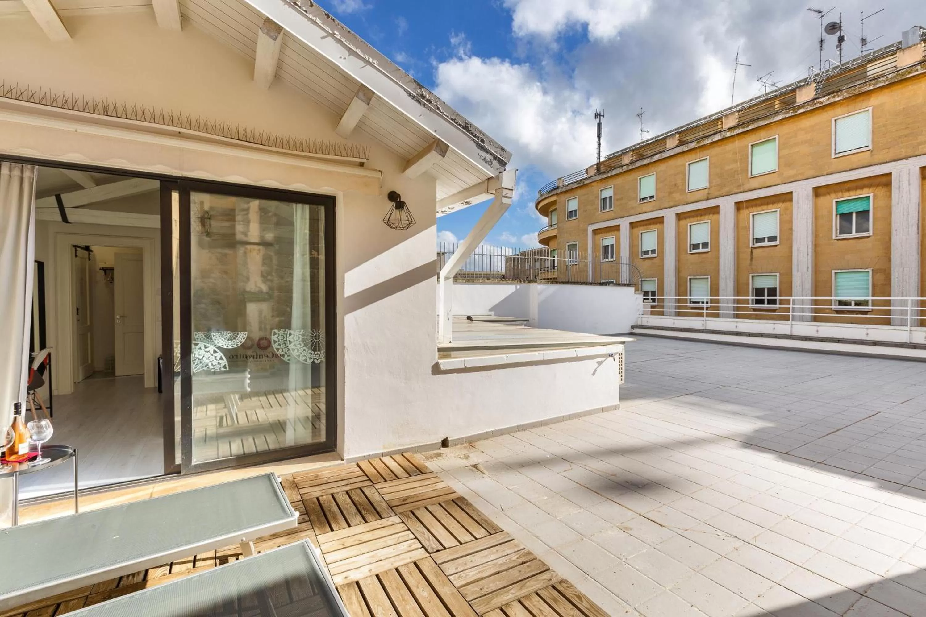 Property building, Swimming Pool in B&B InCentro Comfort Suite