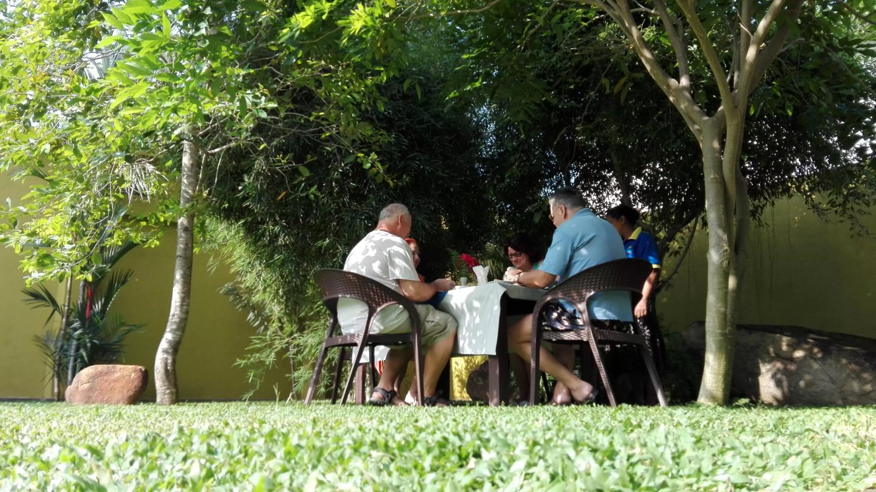 Restaurant/places to eat in Inlak Garden Hotel