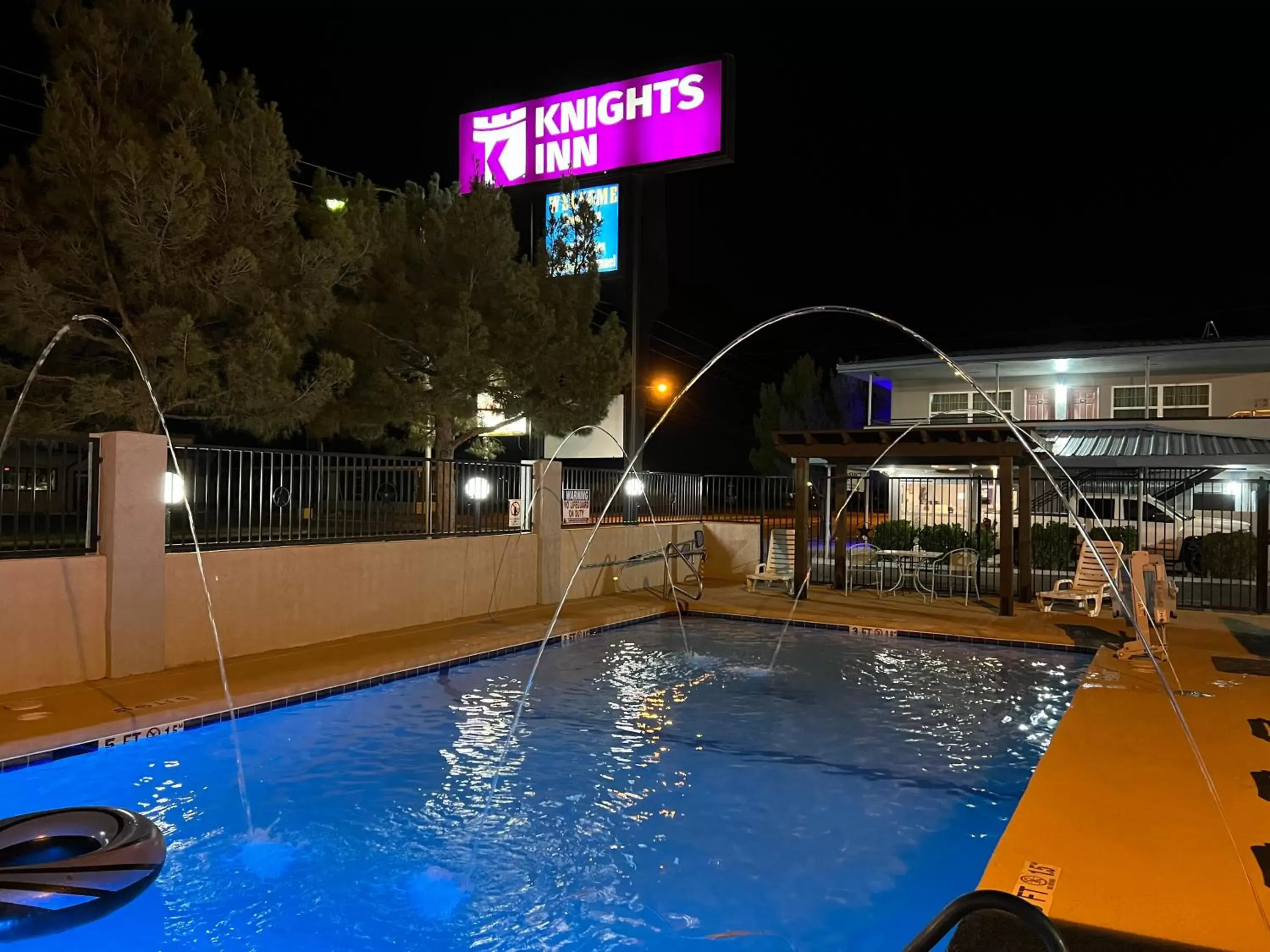 Property building, Swimming Pool in Knights Inn & Suites by Sonesta Pecos