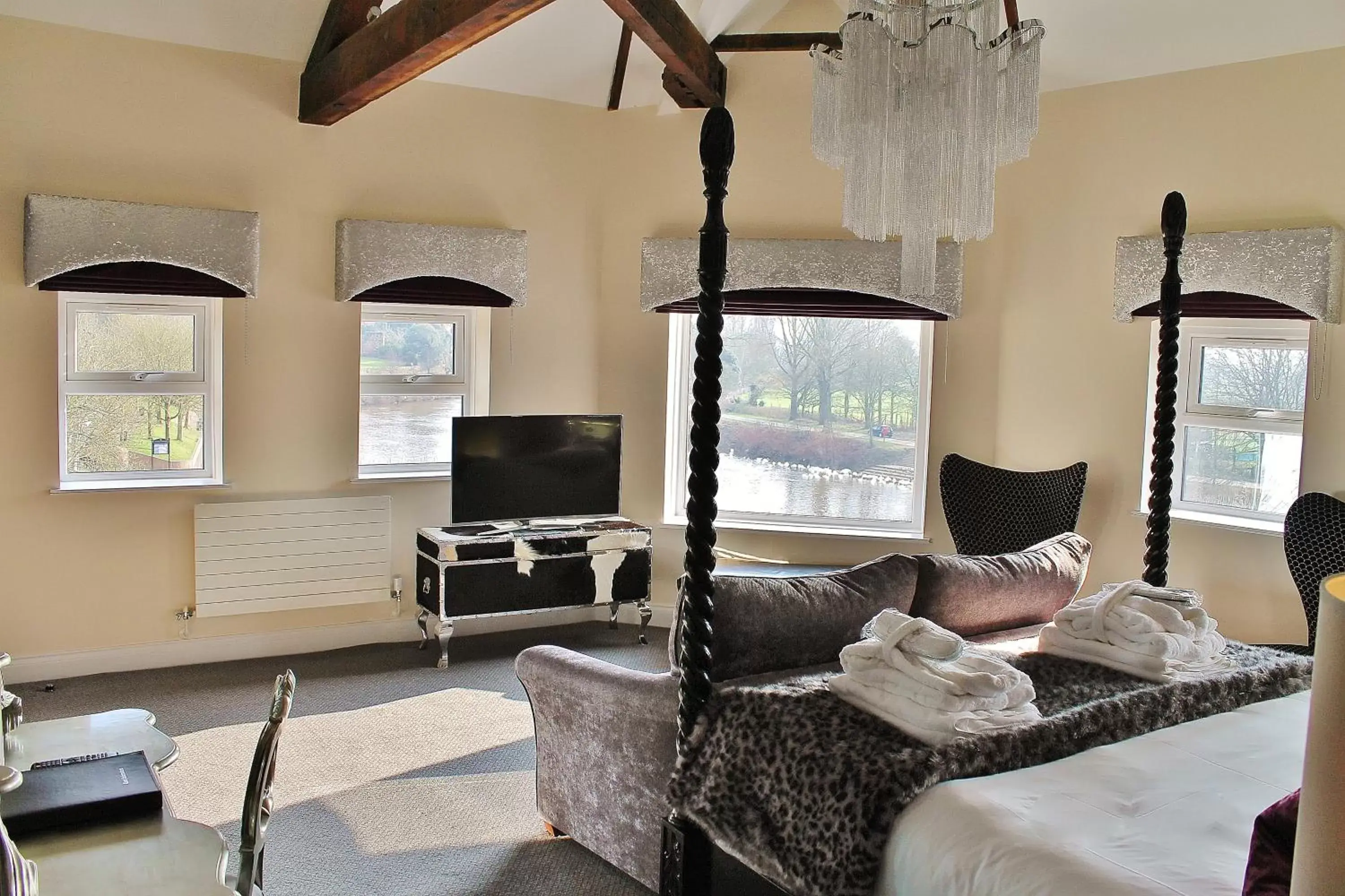 Quay Suite in Boutique By Browns Quay Suite in Boutique By Browns