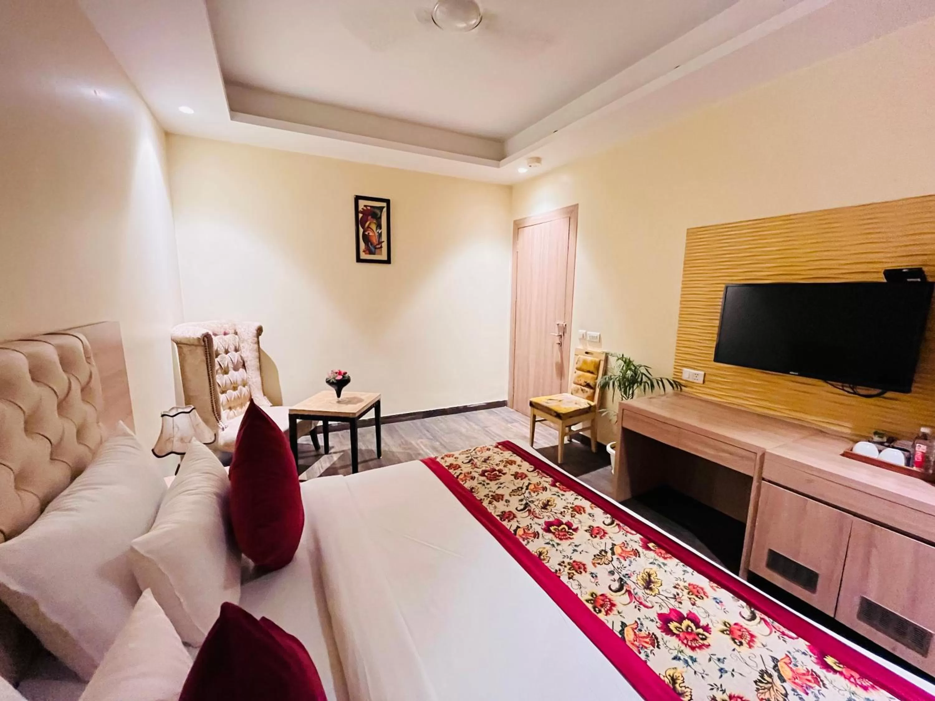 Bed in Hotel Banz near Delhi Airport