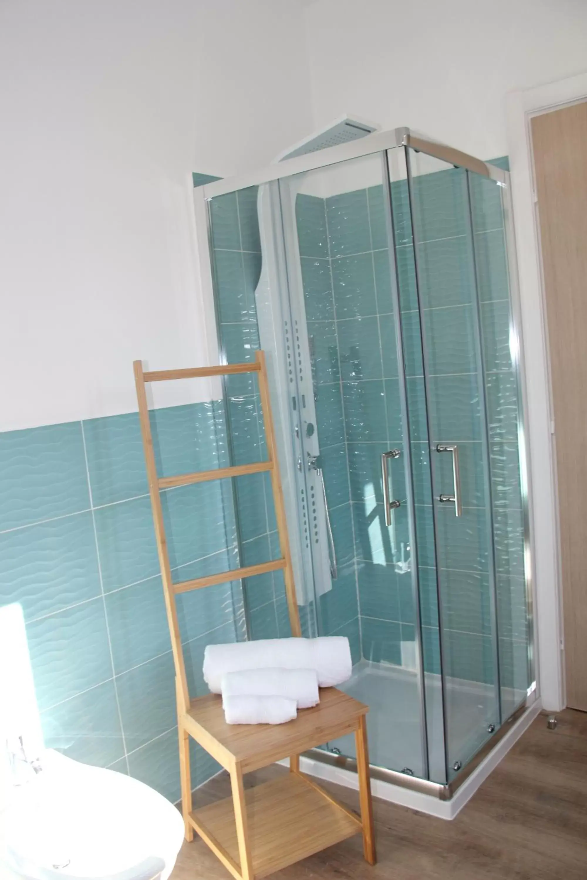 Shower, Bathroom in B&B Matteo Bonello