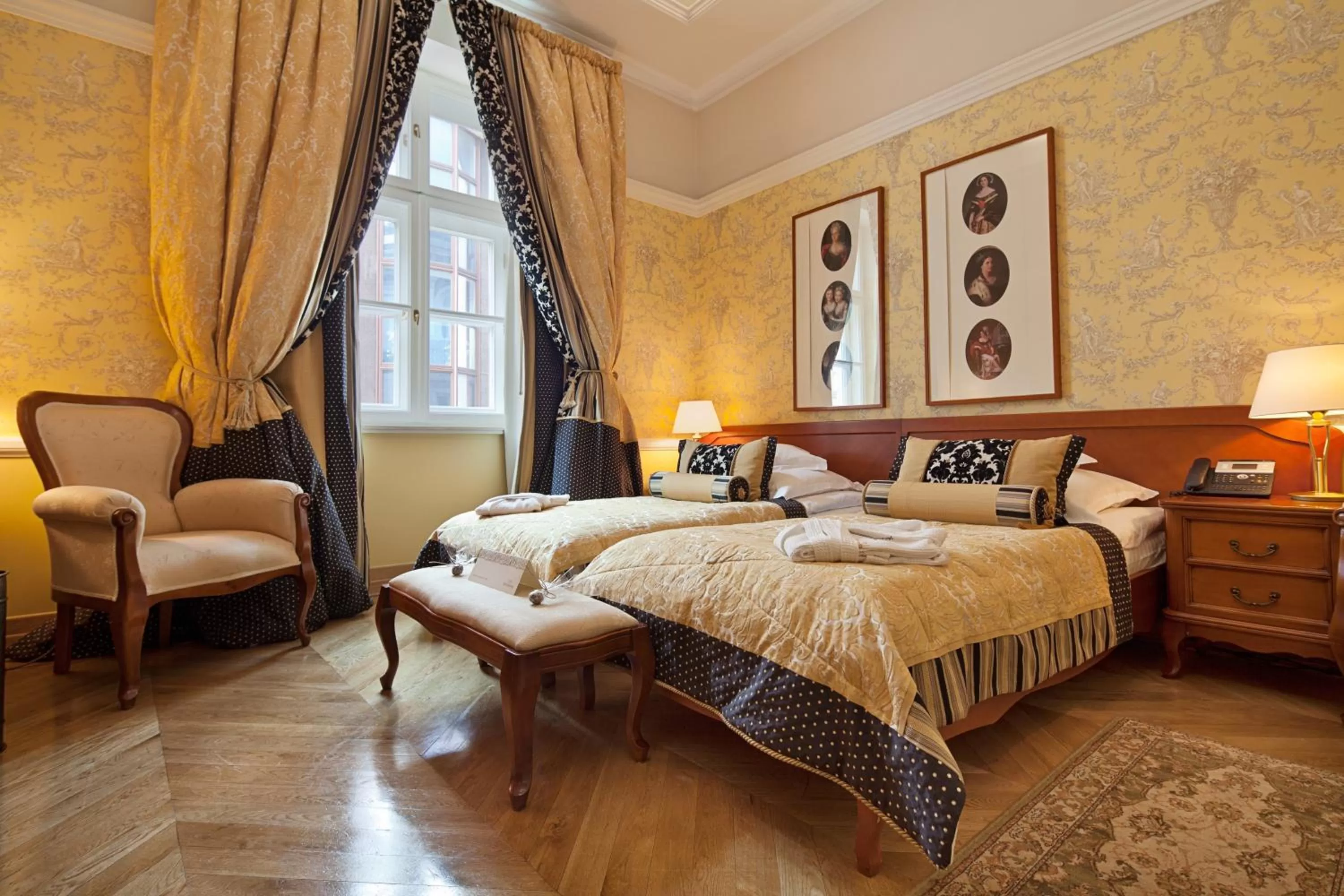 Bed in The Bonerowski Palace Boutique Hotel