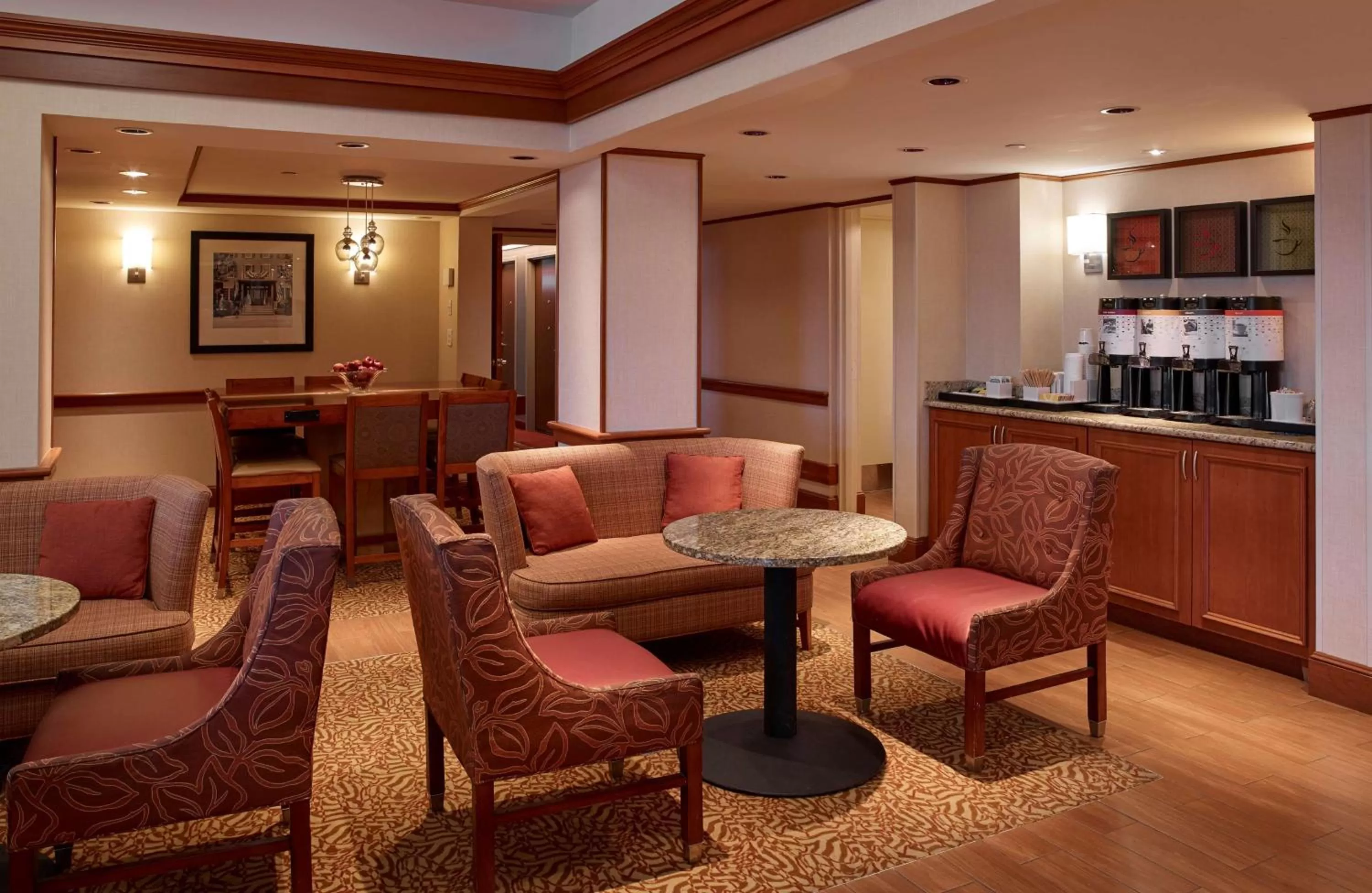 Lobby or reception in Hampton Inn Portland-Airport