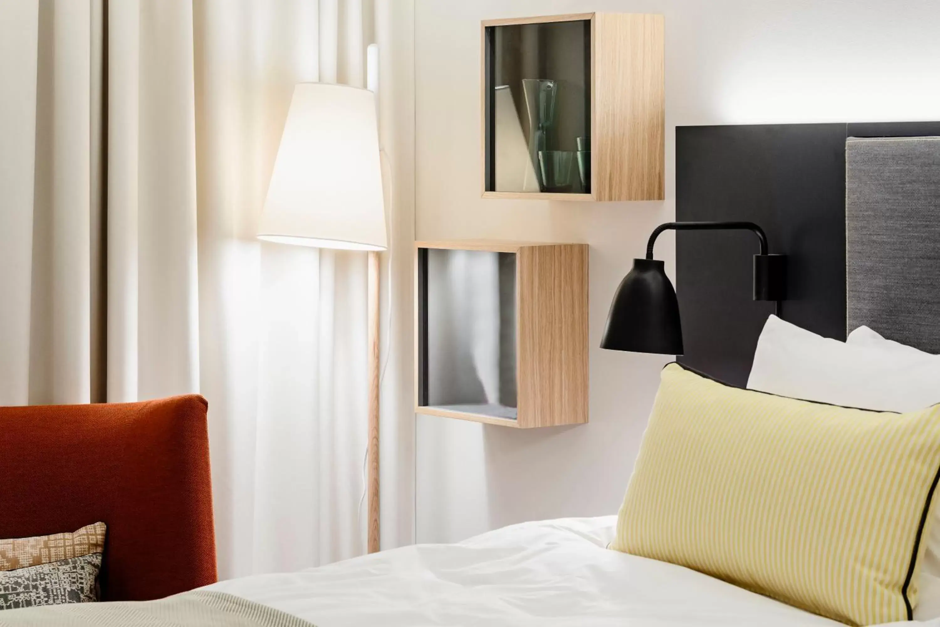 Photo of the whole room, Bed in Hotel Indigo Helsinki-Boulevard, an IHG Hotel