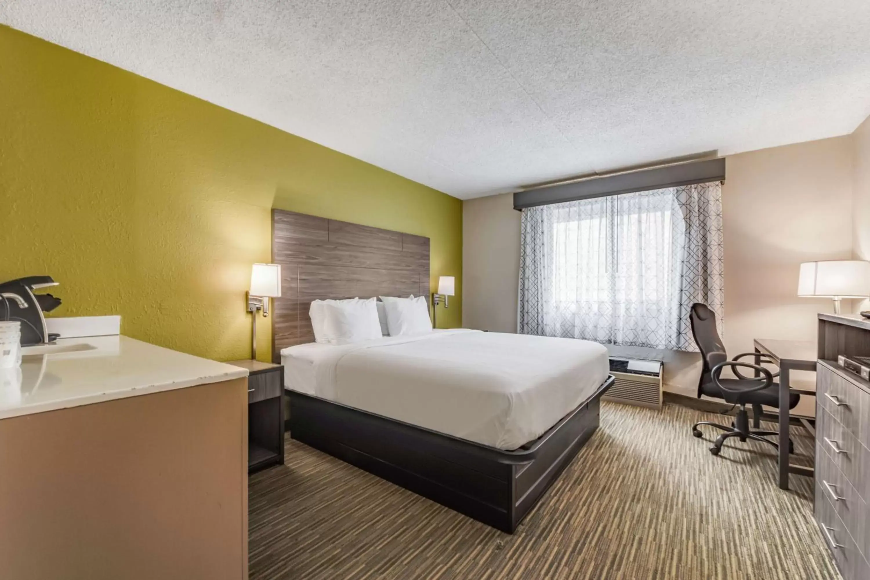 Bedroom, Bed in SureStay Plus Hotel by Best Western McGuire AFB Jackson Bedroom, Bed in SureStay Plus Hotel by Best Western McGuire AFB Jackson