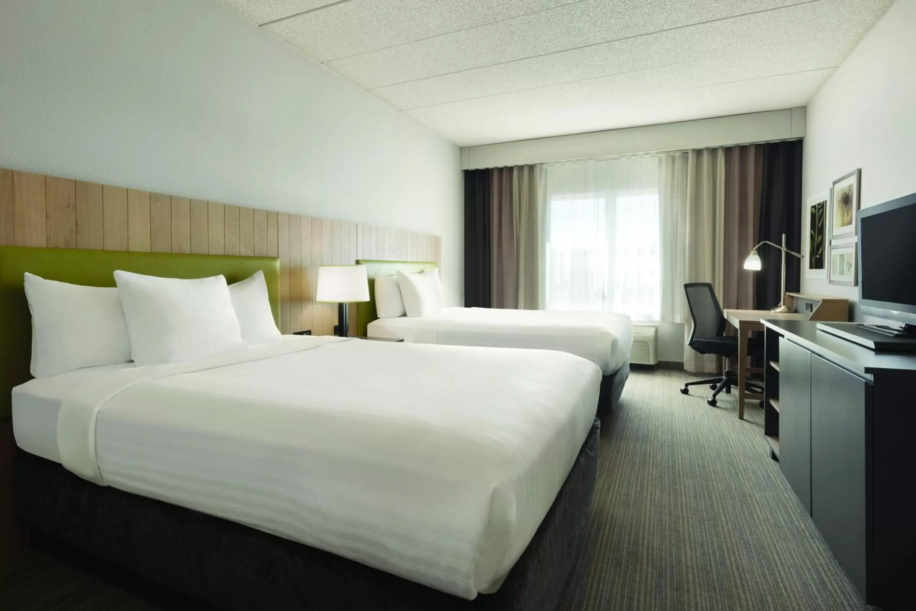 Bed in Country Inn & Suites by Radisson, Shoreview, MN