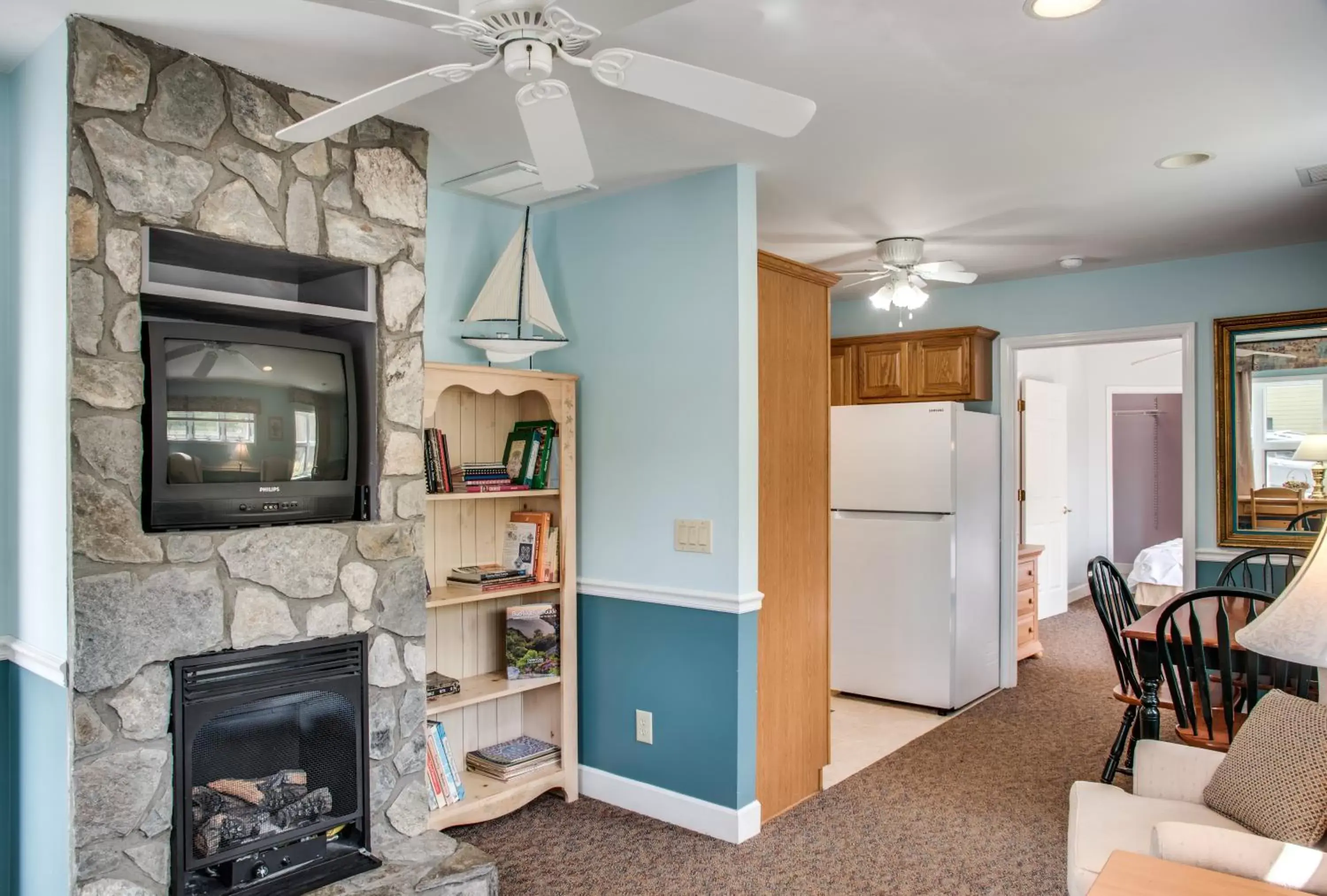 TV/Entertainment Center in Boxwood Lodge Blowing Rock near Boone-University