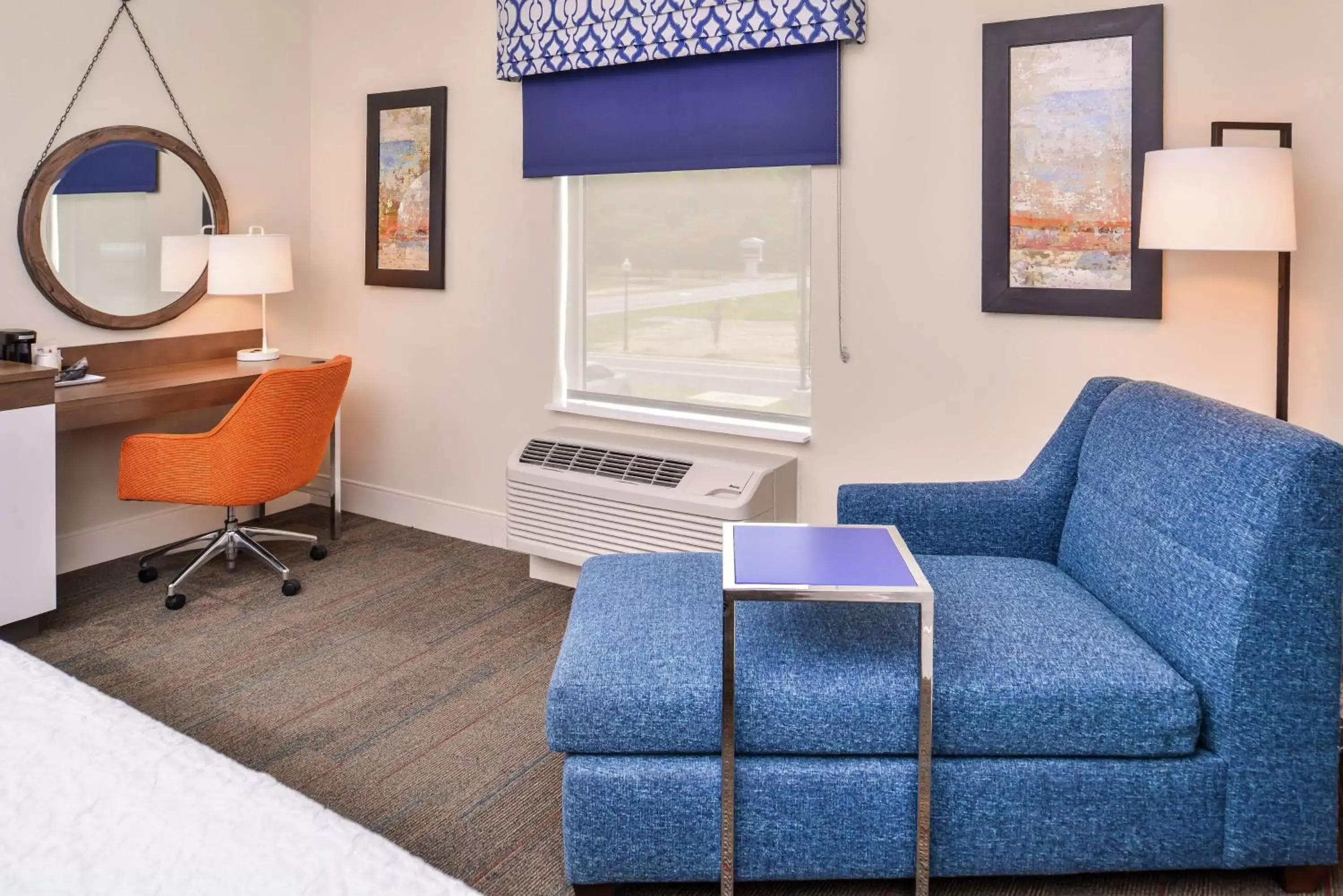 Bedroom, Seating Area in Hampton Inn Benson