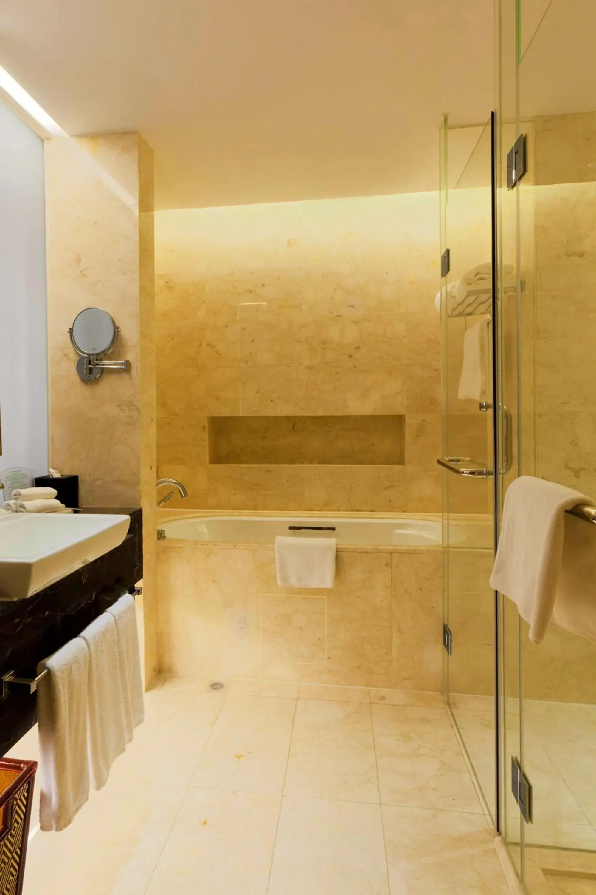 Bathroom in Radisson Hotel Tianjin Aqua City