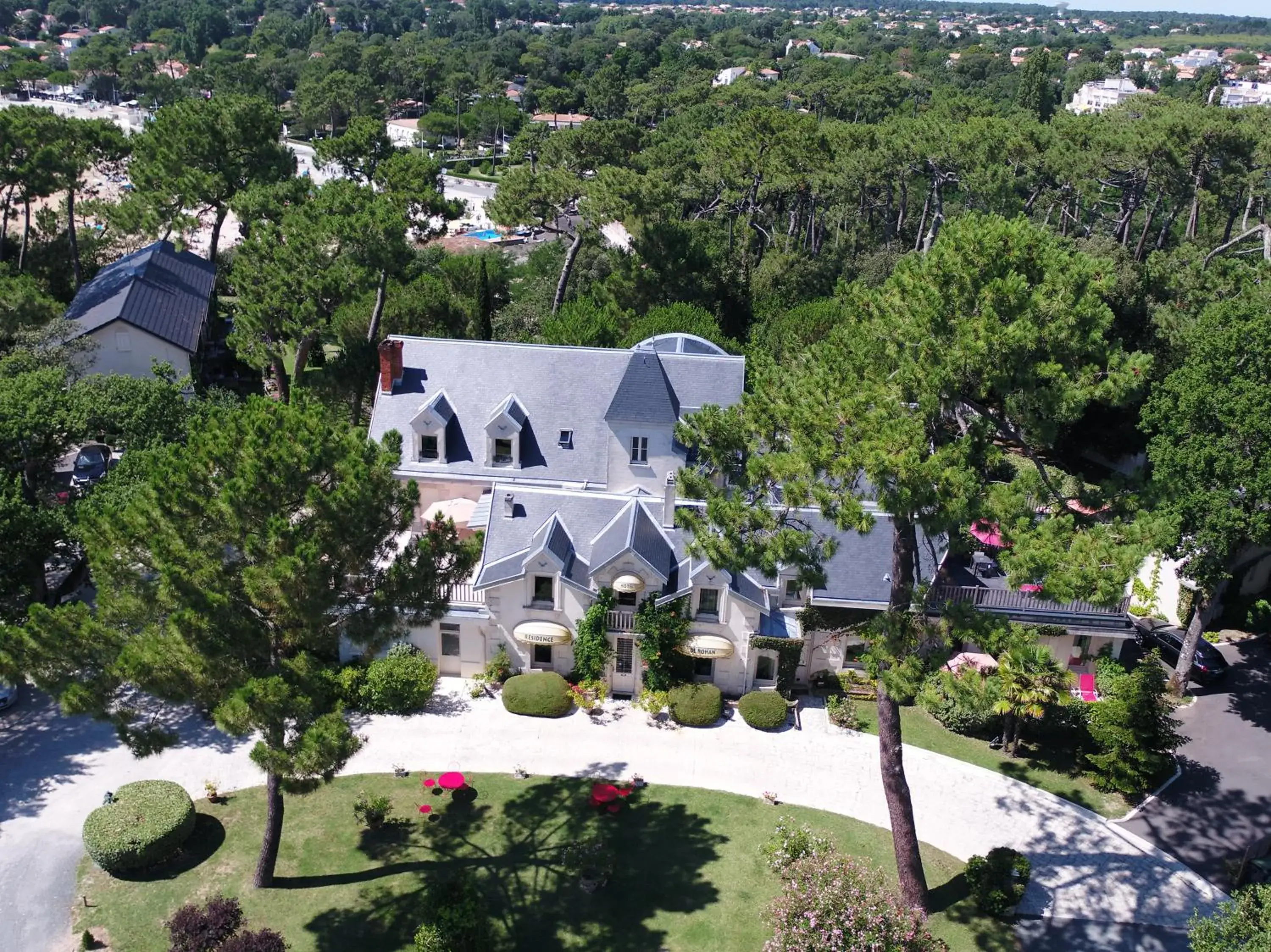 Bird's eye view, Bird's-eye View in Hotel The Originals Residence de Rohan (EX RELAIS DU SILENCE)