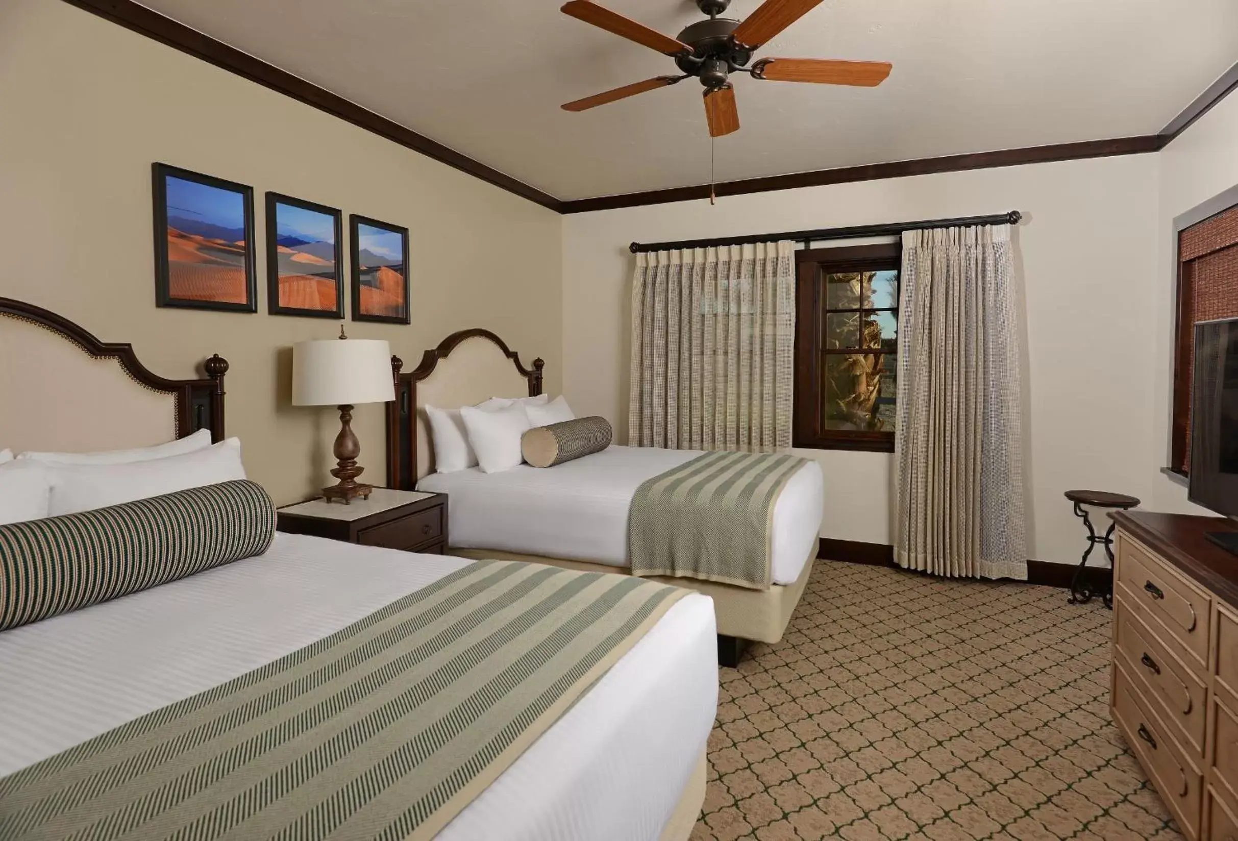 Bedroom, Bed in The Inn at Death Valley