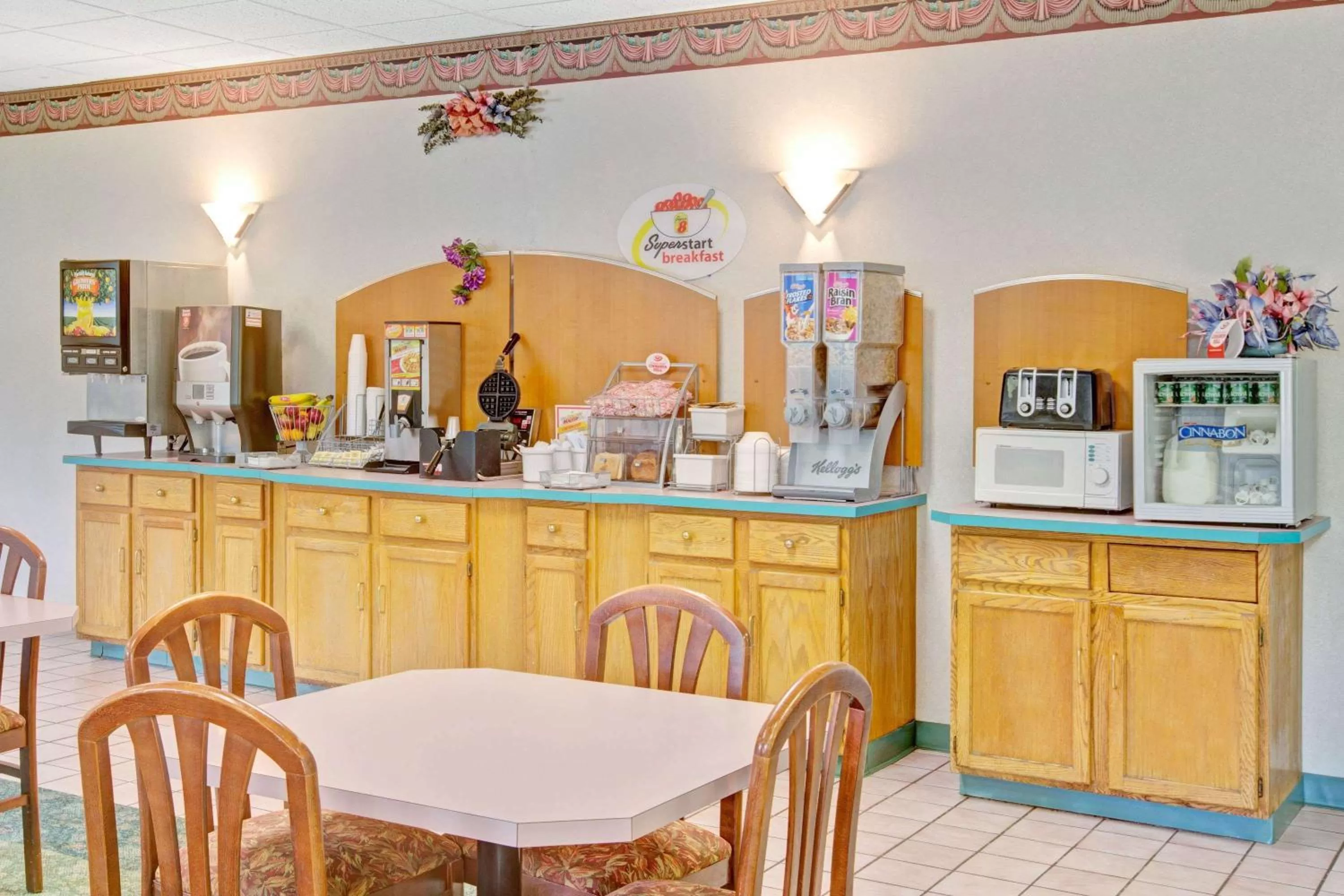 Restaurant/places to eat in Super 8 by Wyndham Gaffney