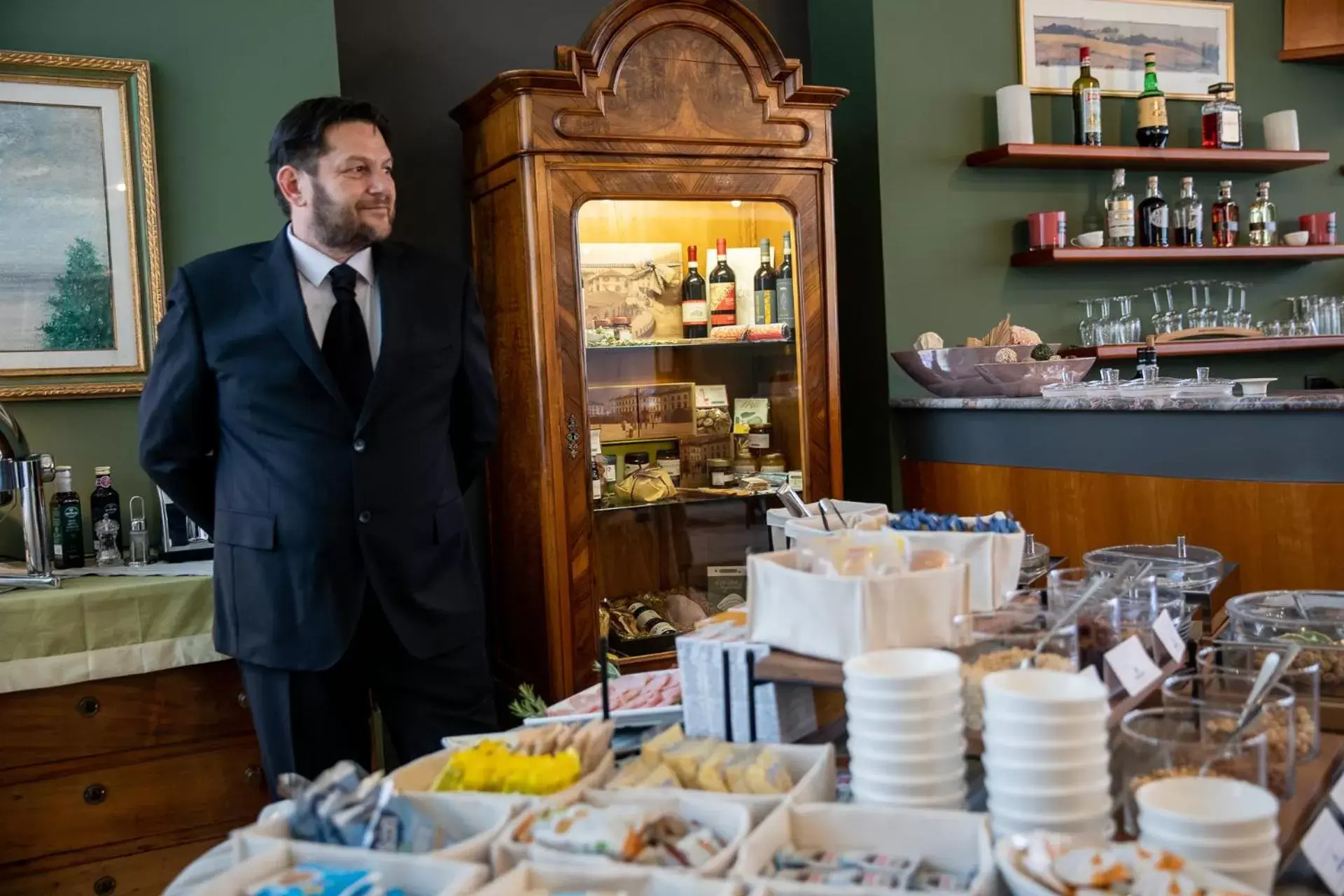 Buffet breakfast in Hotel Vittoria