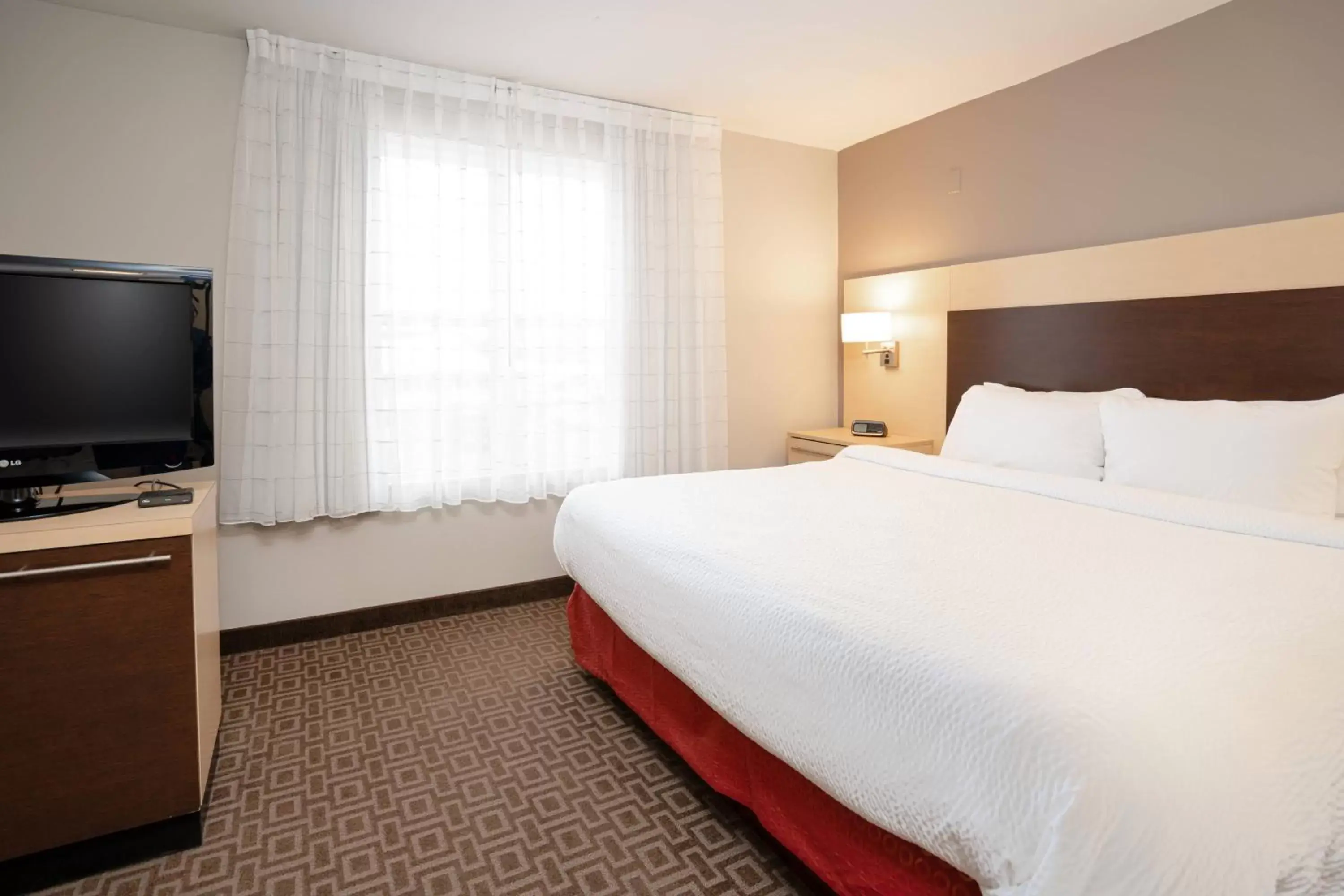 Photo of the whole room, Bed in TownePlace Suites Rochester