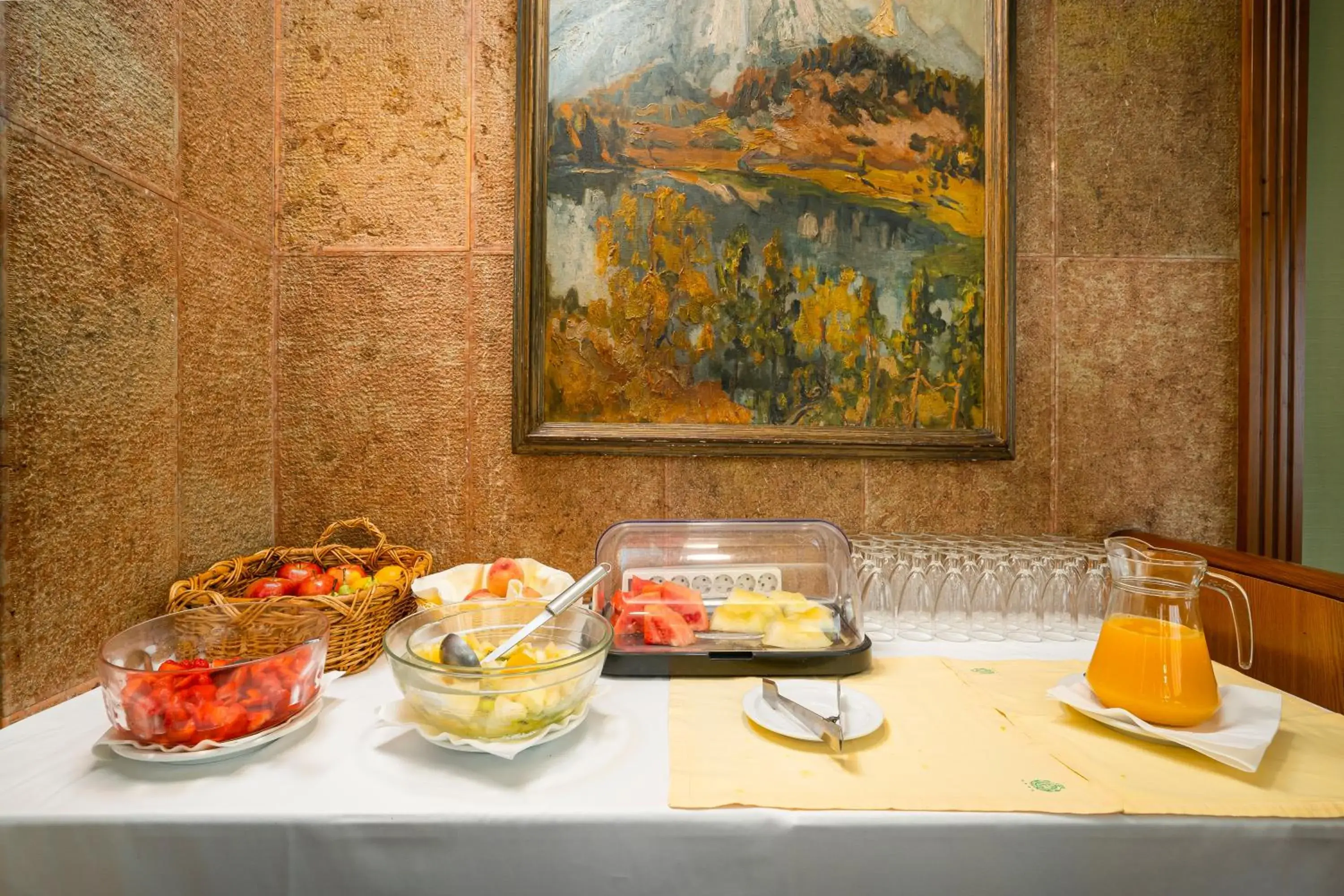 Breakfast in Hotel Hernán Cortés