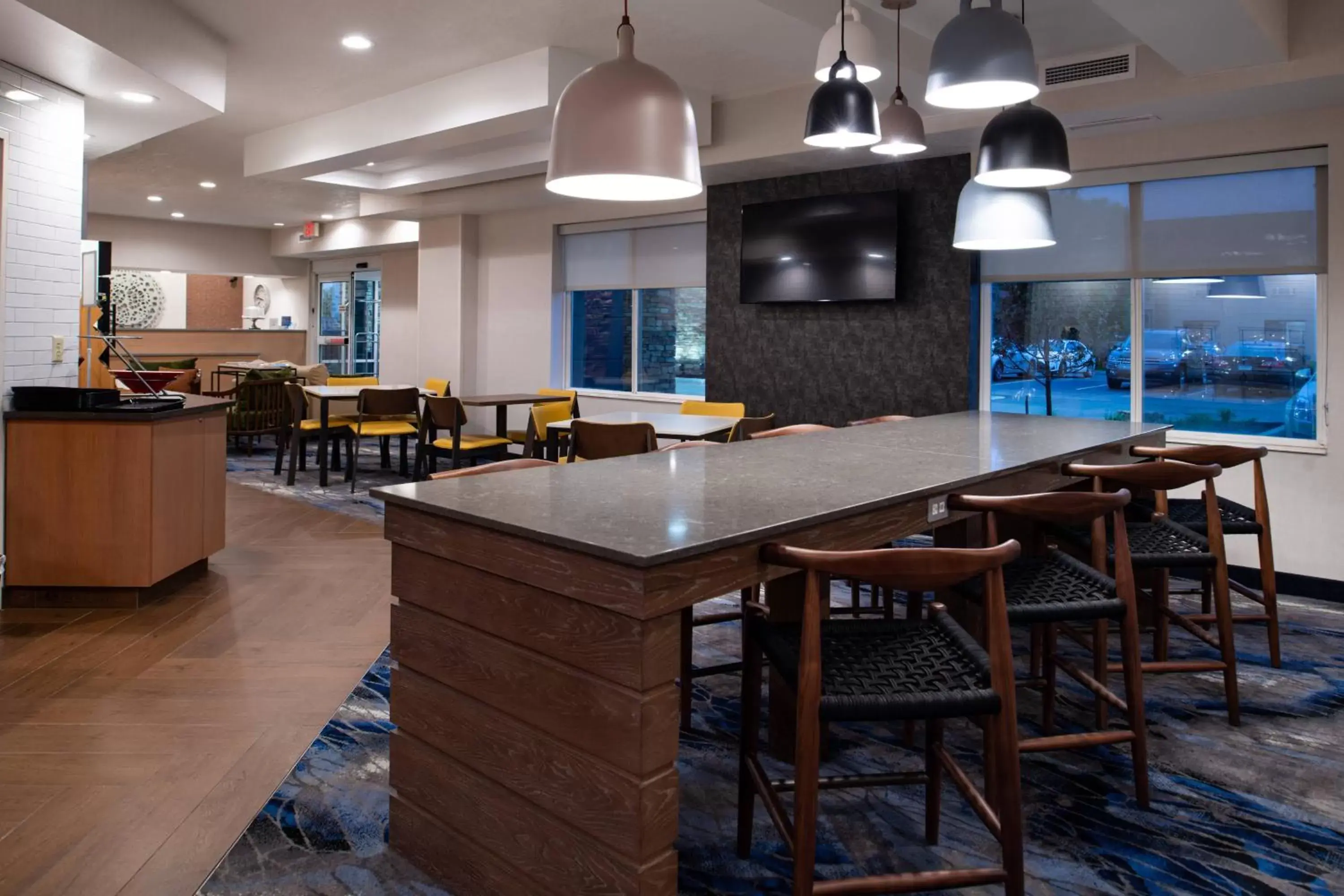 Lobby or reception, Restaurant/Places to Eat in Fairfield Inn and Suites Beloit